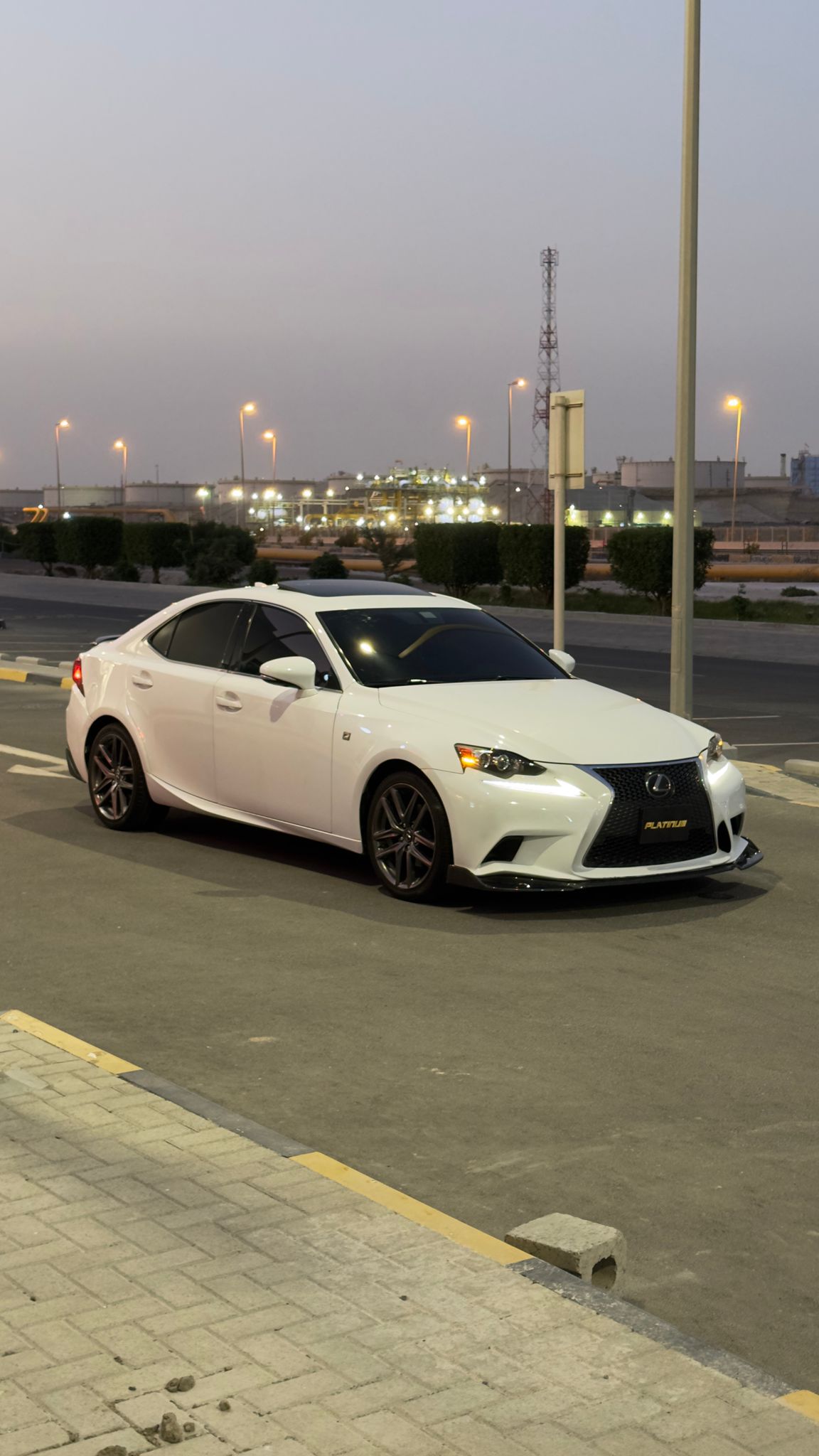 
								لكسزز IS250 2015 full									