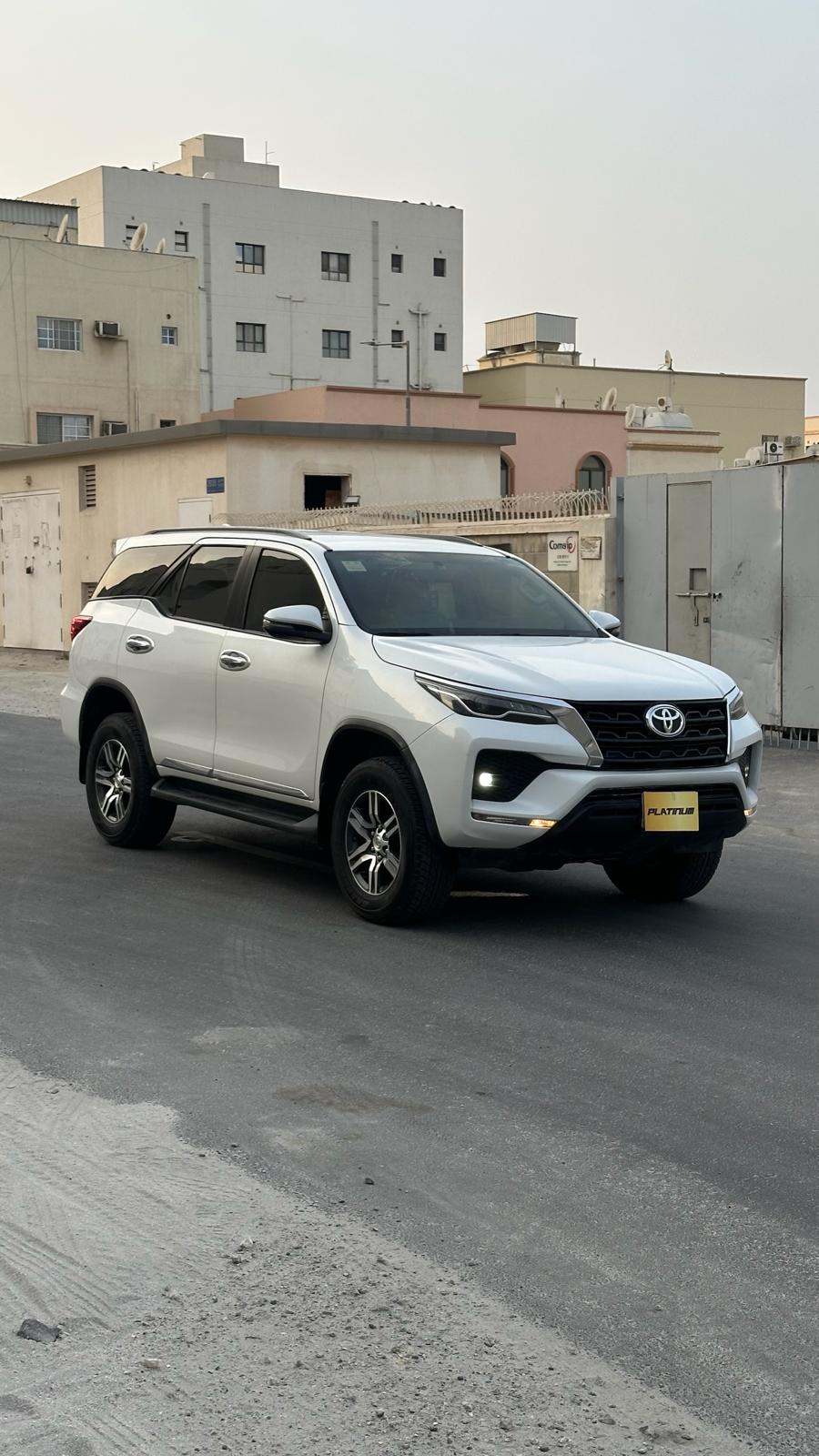 
								TOYOTA FORTUNER full									