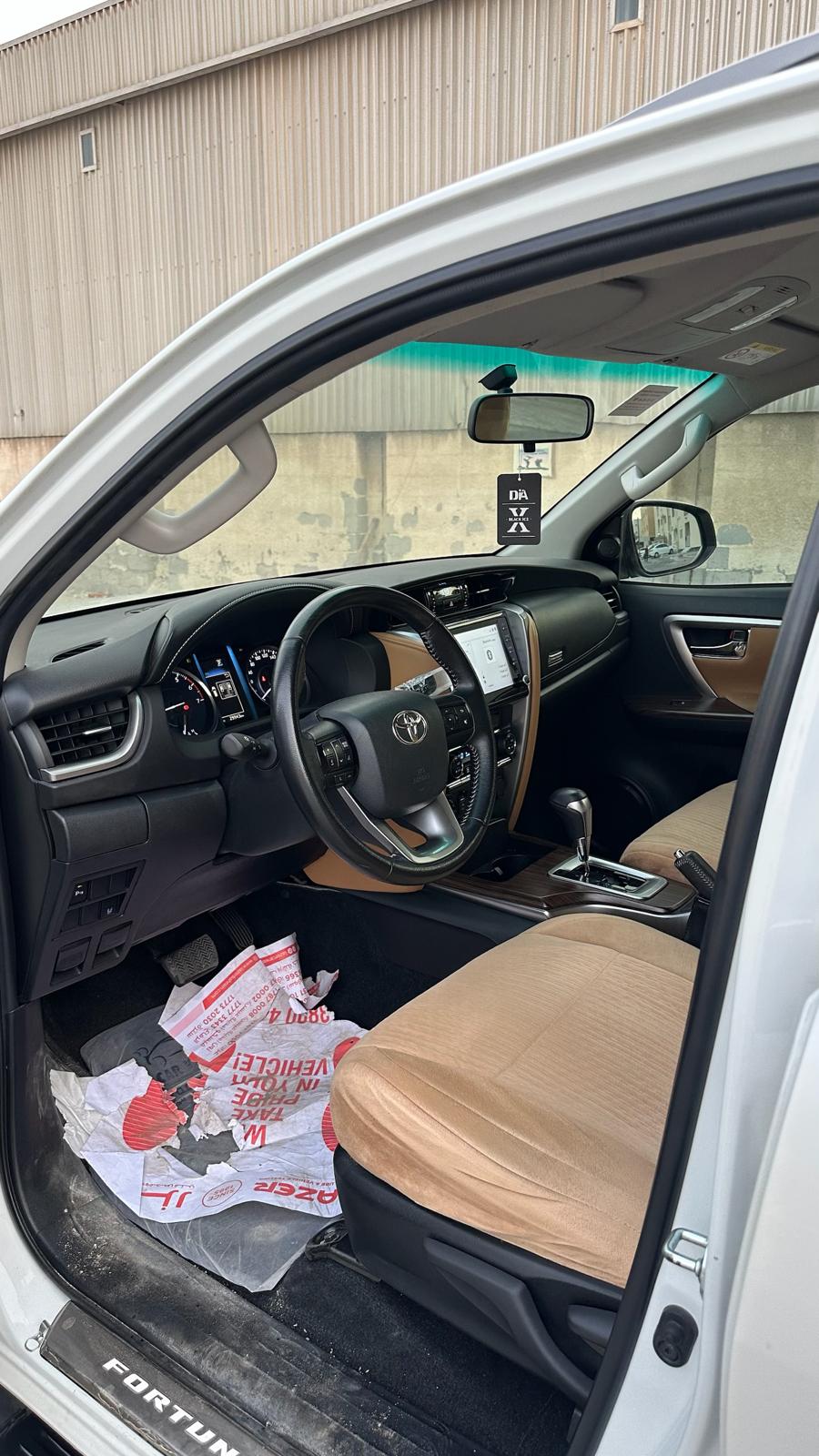 
								TOYOTA FORTUNER full									