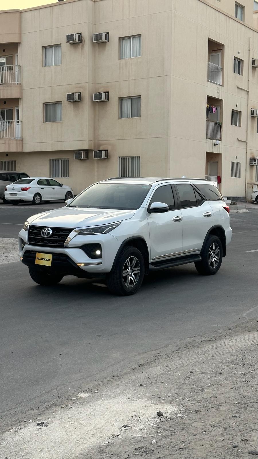 
								TOYOTA FORTUNER full									