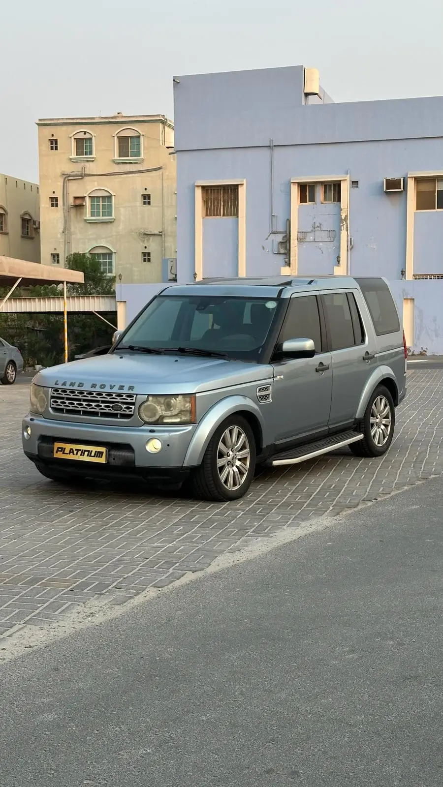 
								LAND ROVER DISCOVERY LR4 full									