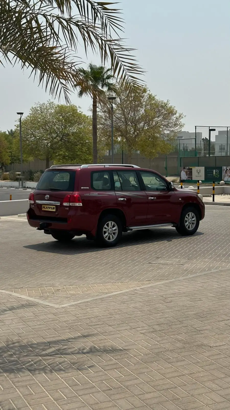 
								TOYOTA LAND CRUISER GXR full									