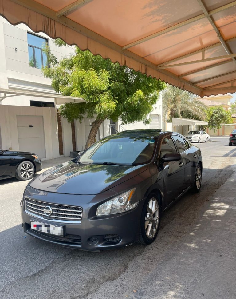 NISSAN MAXIMA