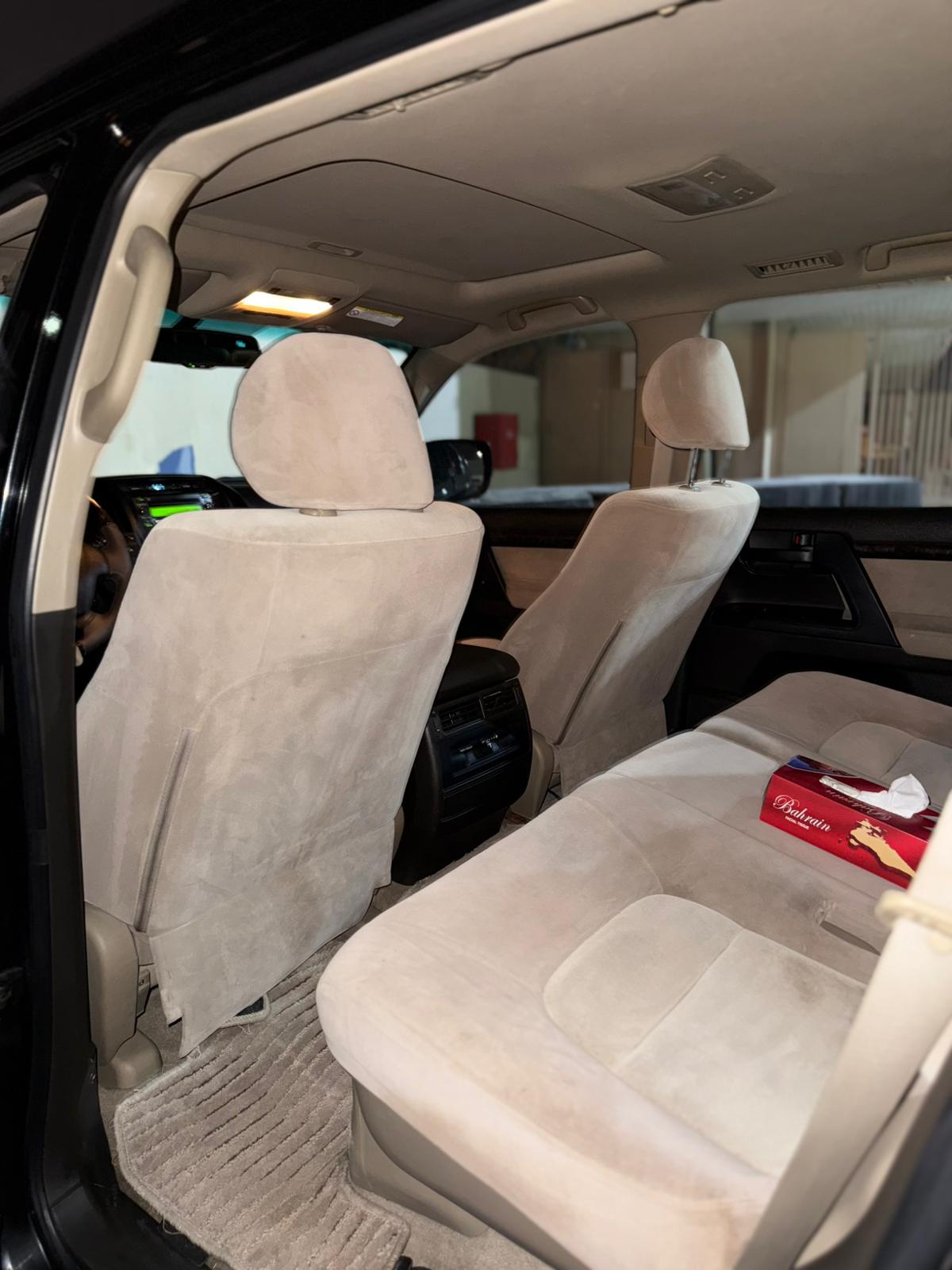 
								TOYOTA LAND CRUISER full									