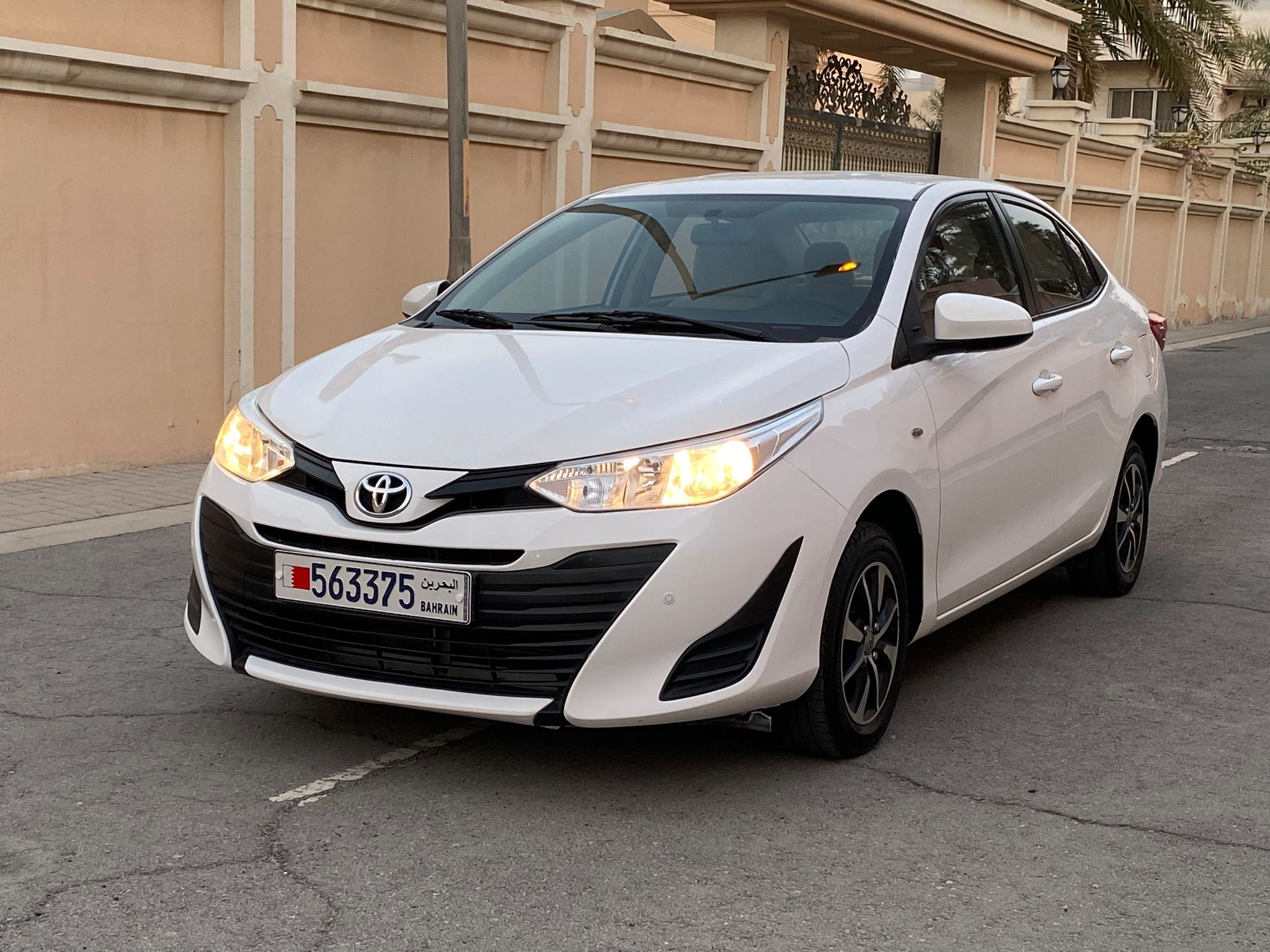 
								TOYOTA YARIS full									
