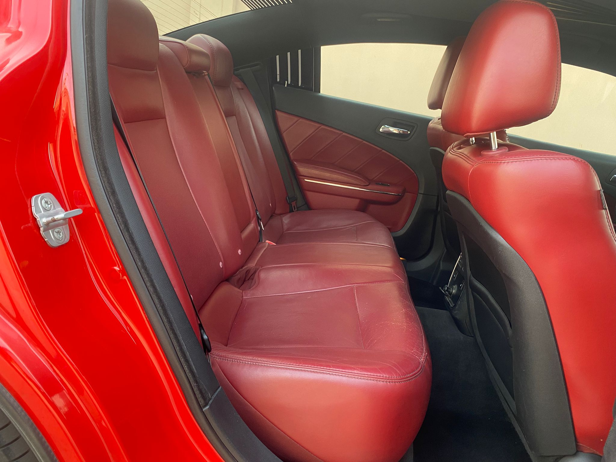 
								Dodge Charger R/T full									