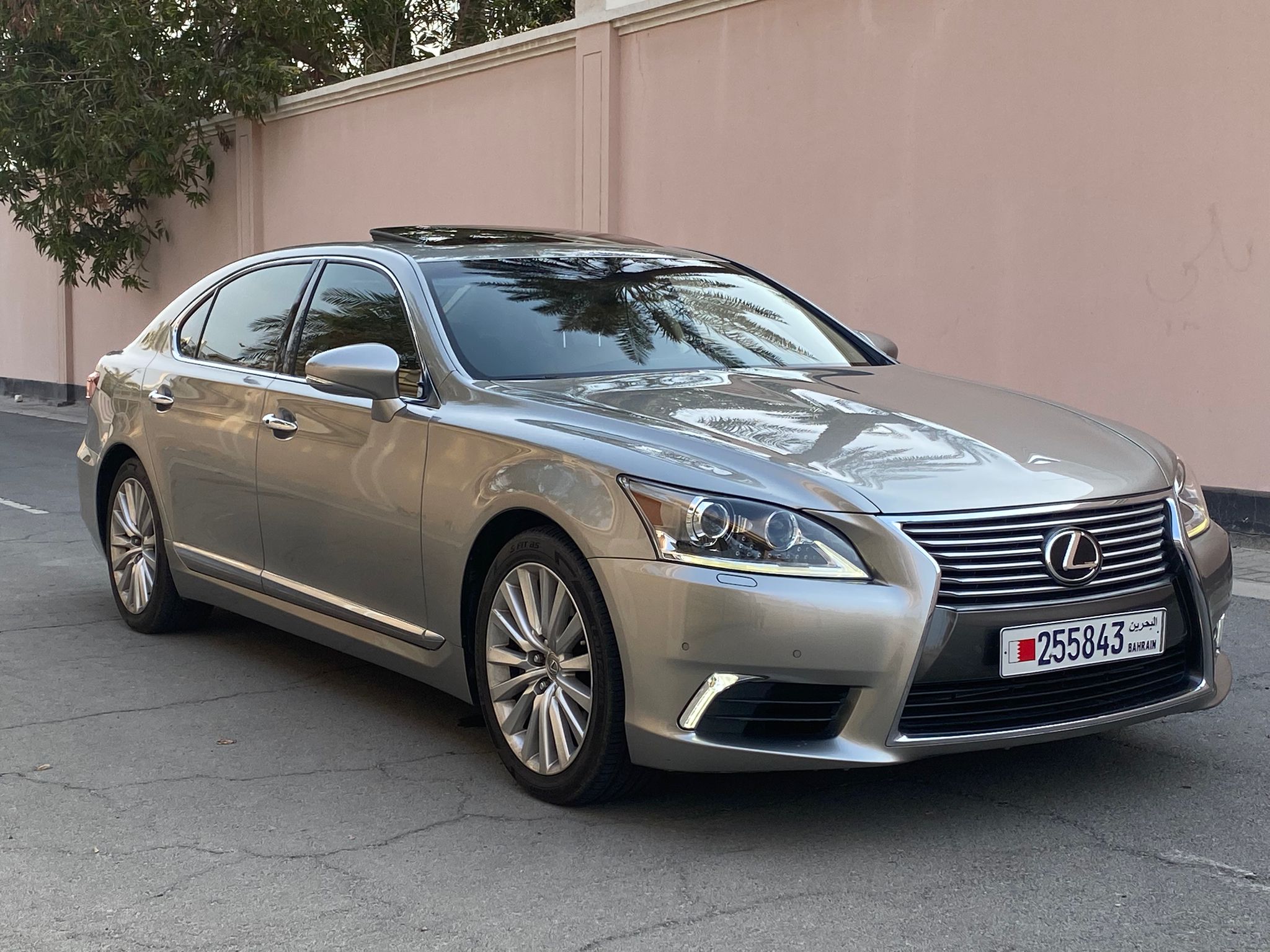 
								Lexus LS460 full									