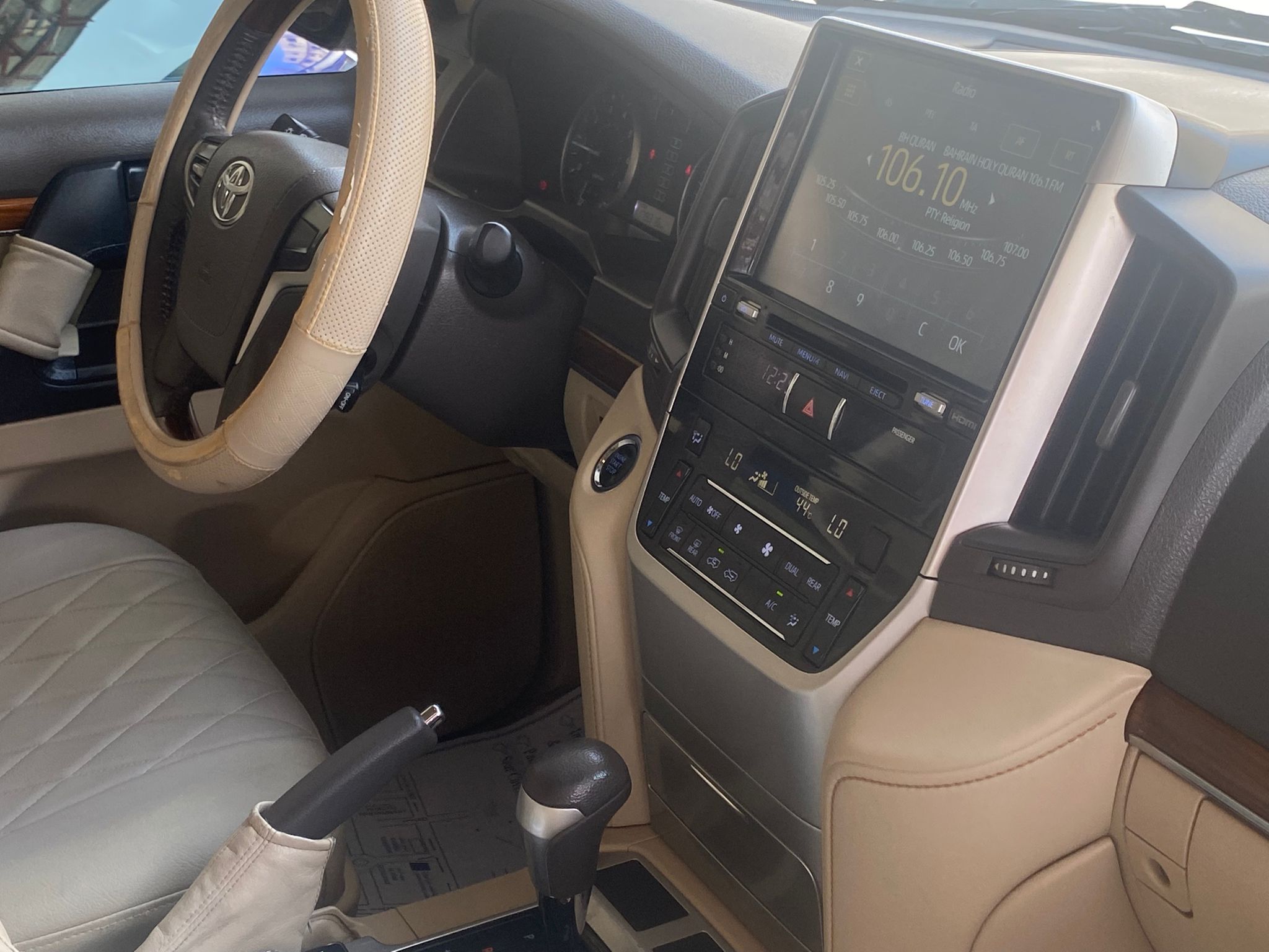 
								Toyota Land Cruiser full									