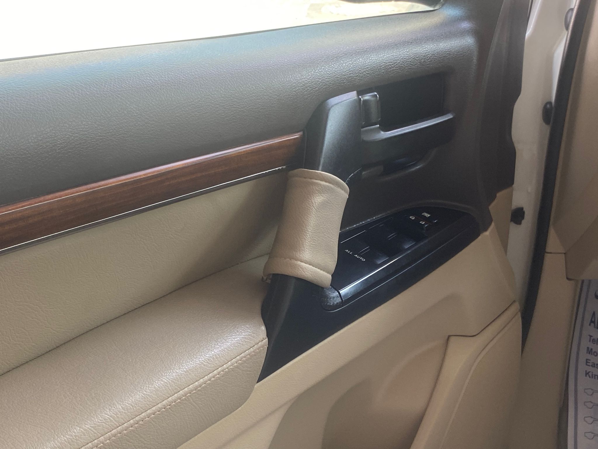 
								Toyota Land Cruiser full									