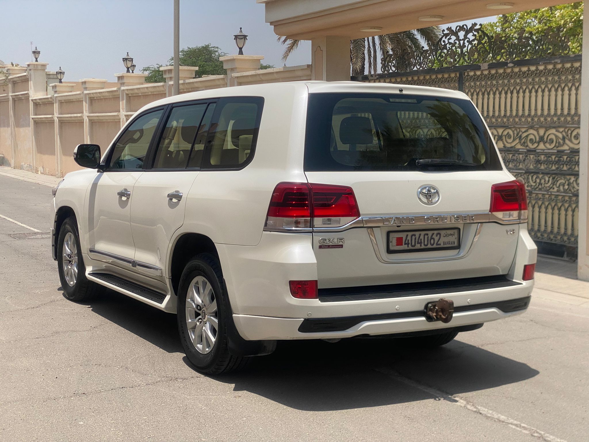 
								Toyota Land Cruiser full									