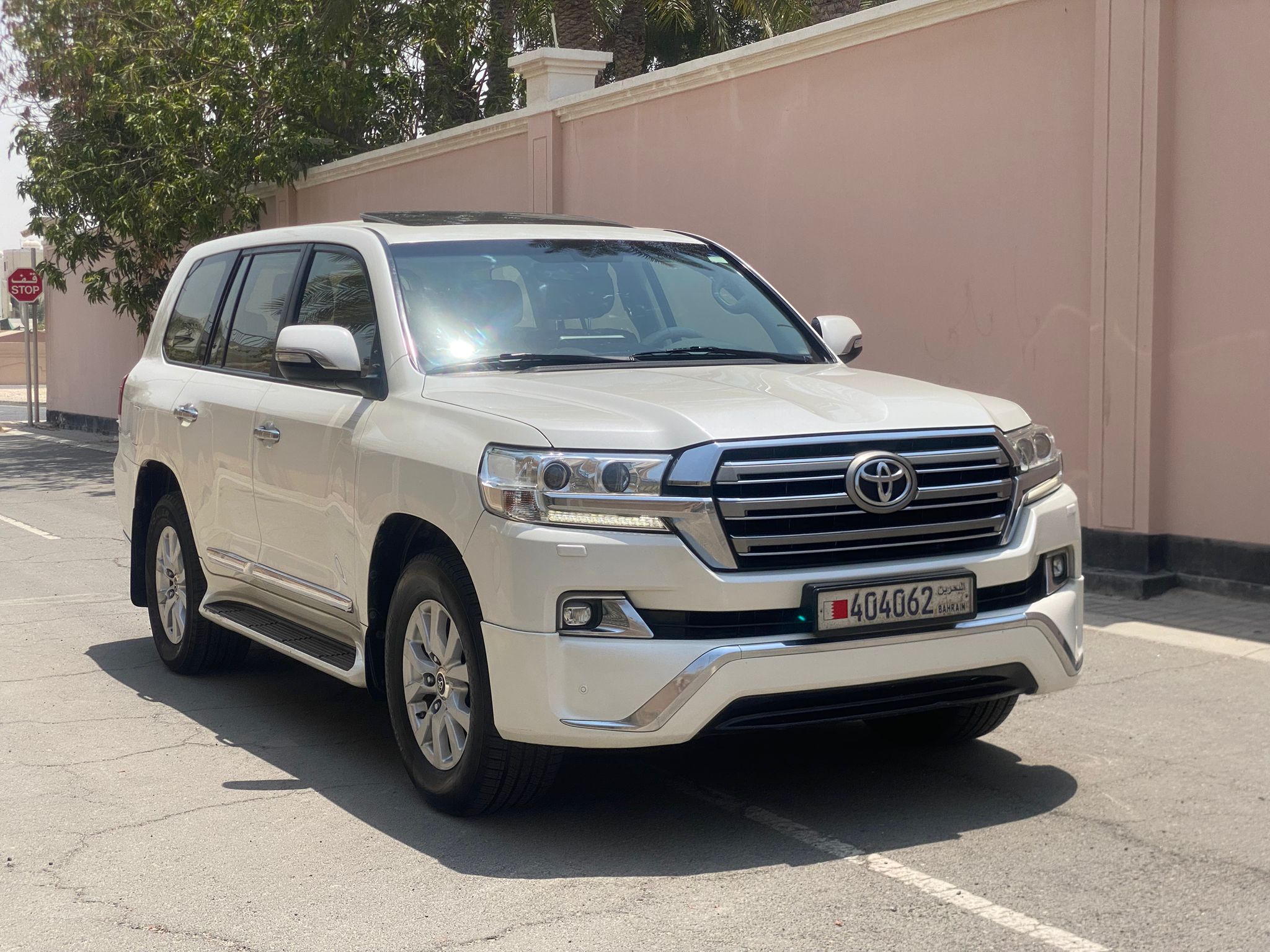 
								Toyota Land Cruiser full									