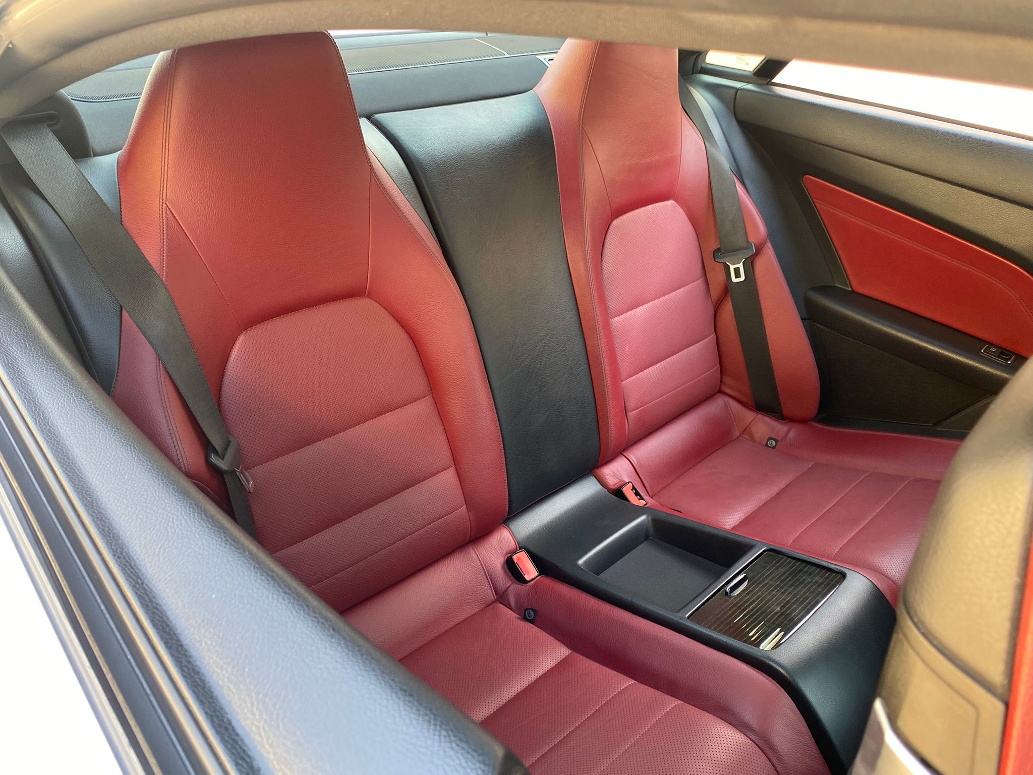 
								Mercedes E250 V6 full									