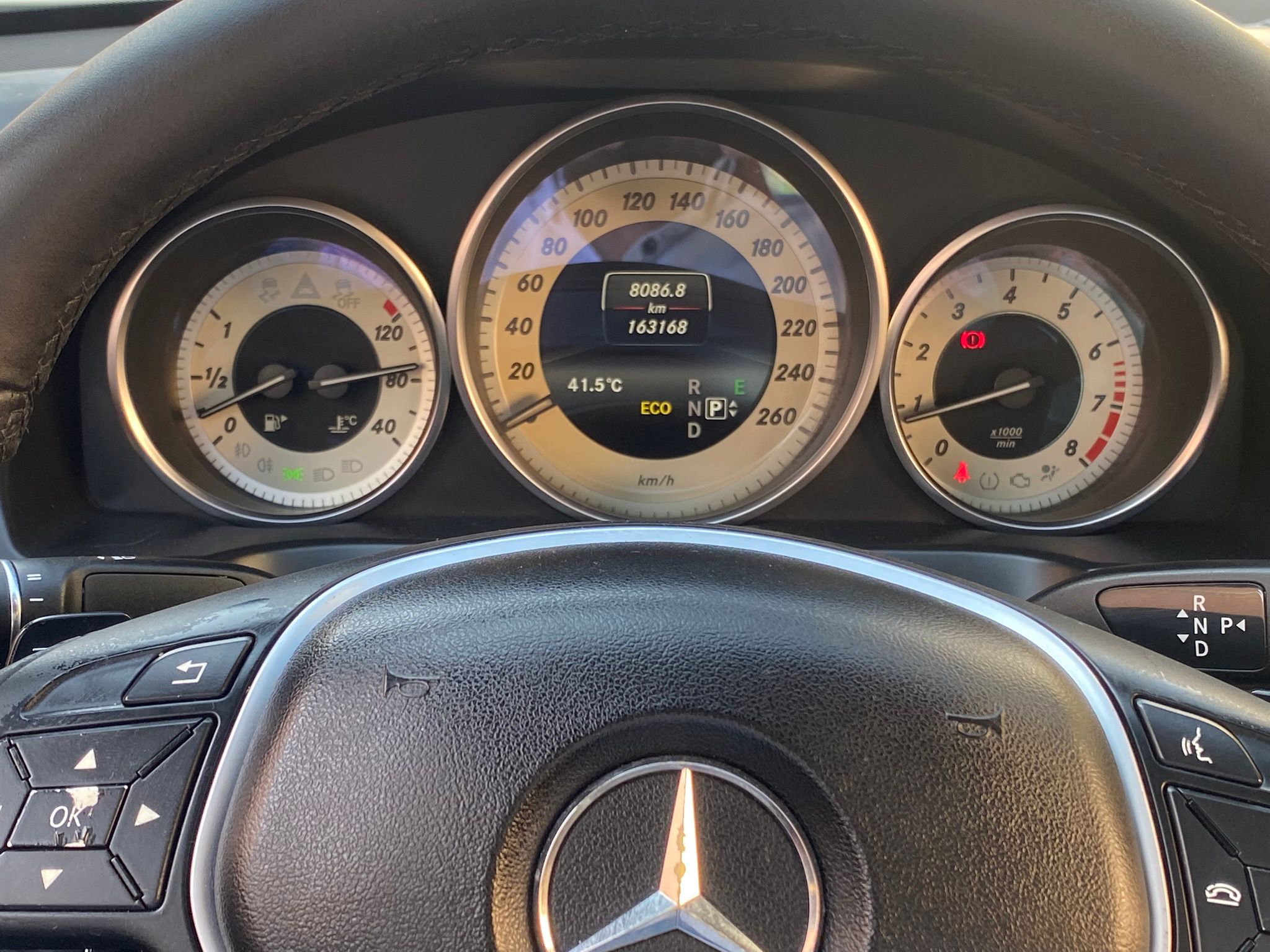 
								Mercedes E250 V6 full									