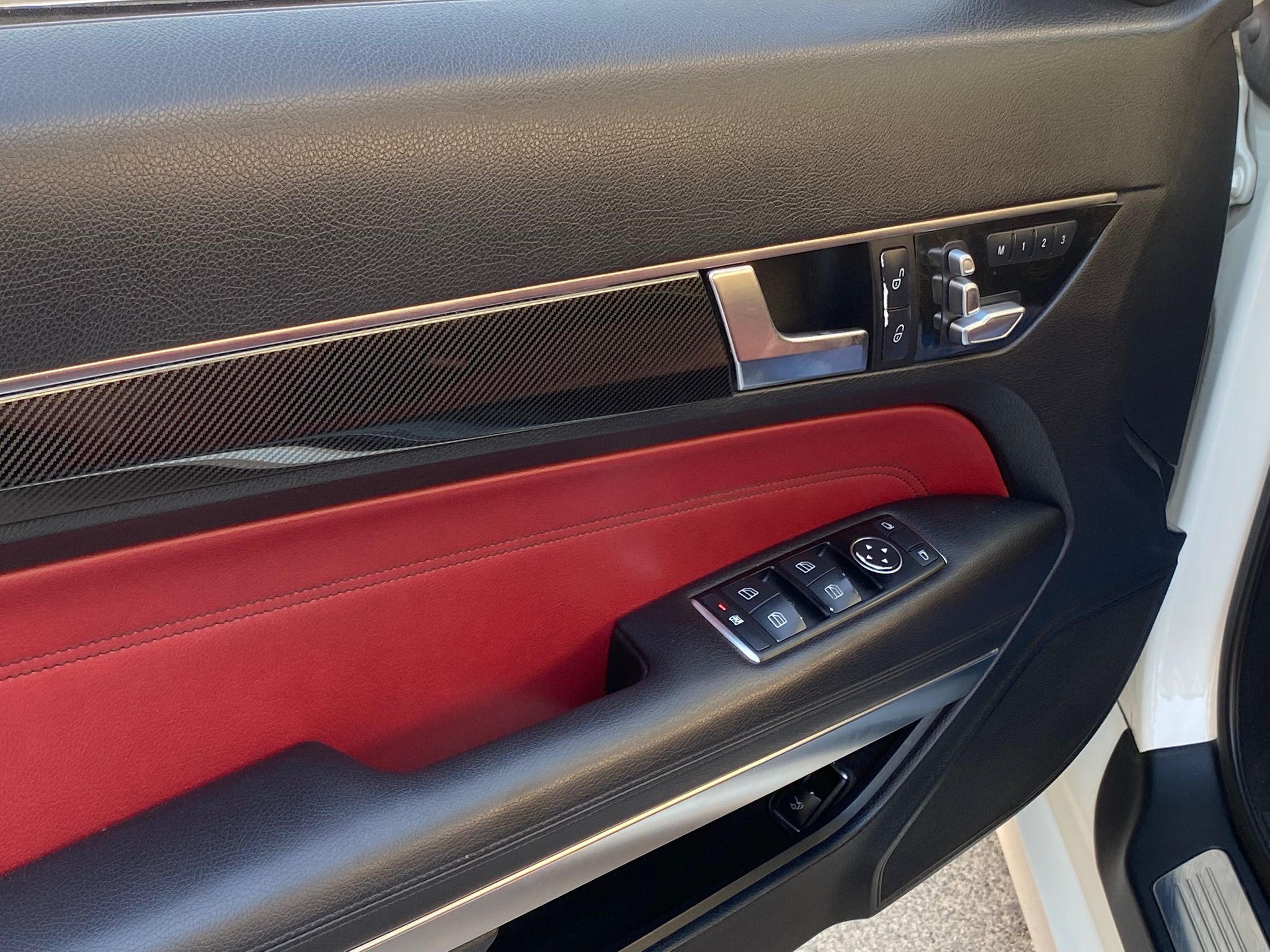 
								Mercedes E250 V6 full									