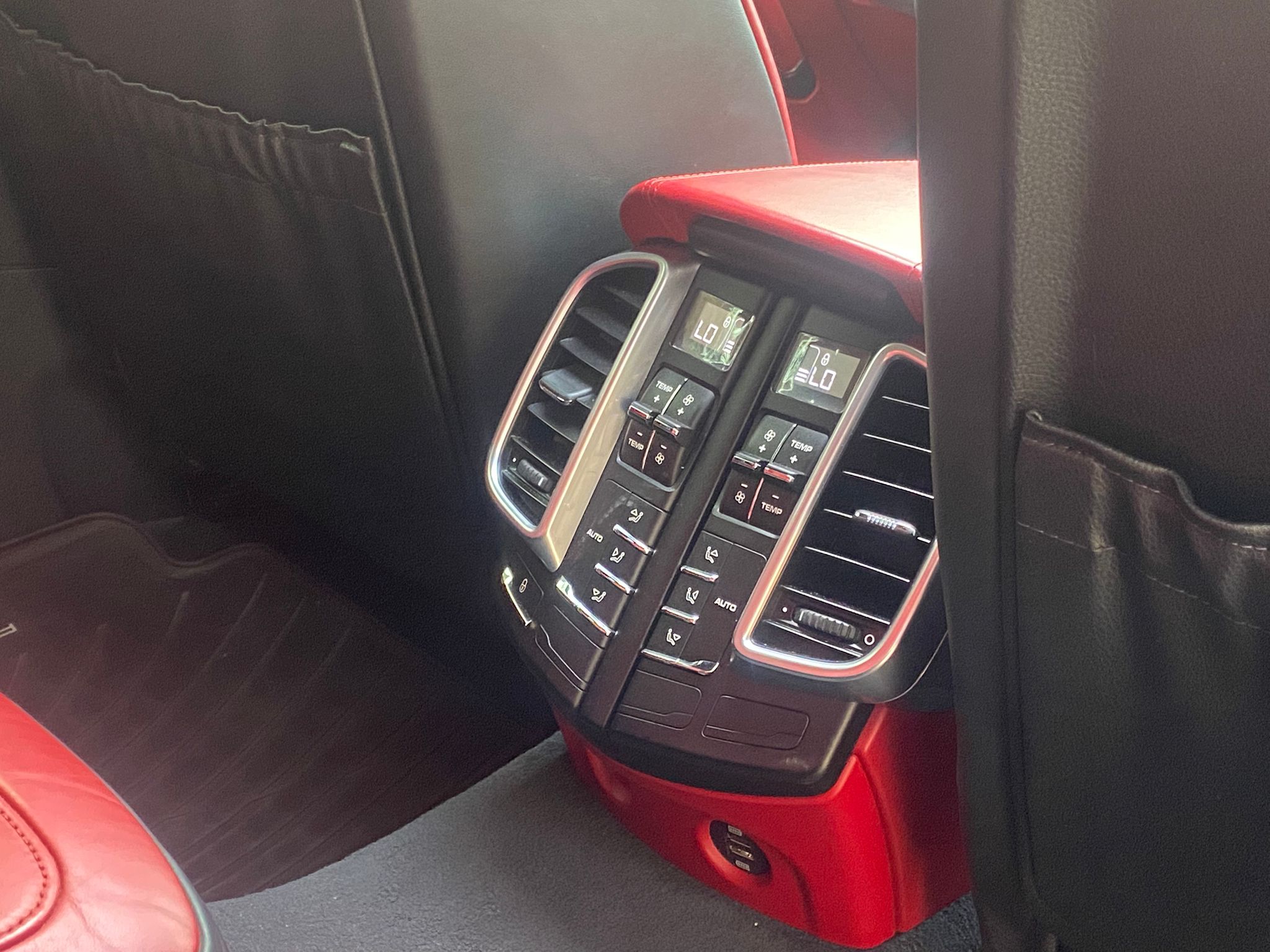 
								Porsche Cayenne V6 full									