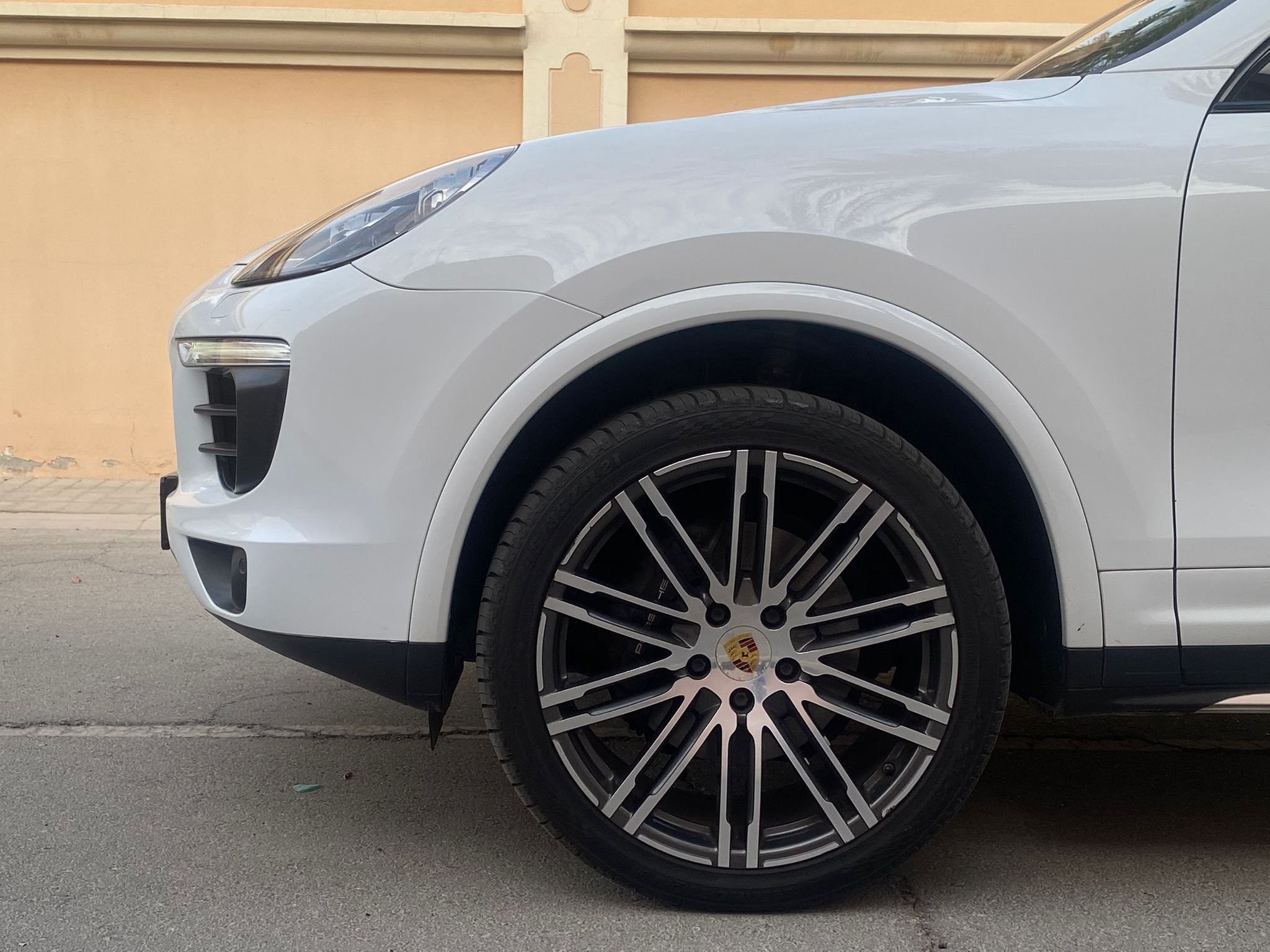 
								Porsche Cayenne V6 full									