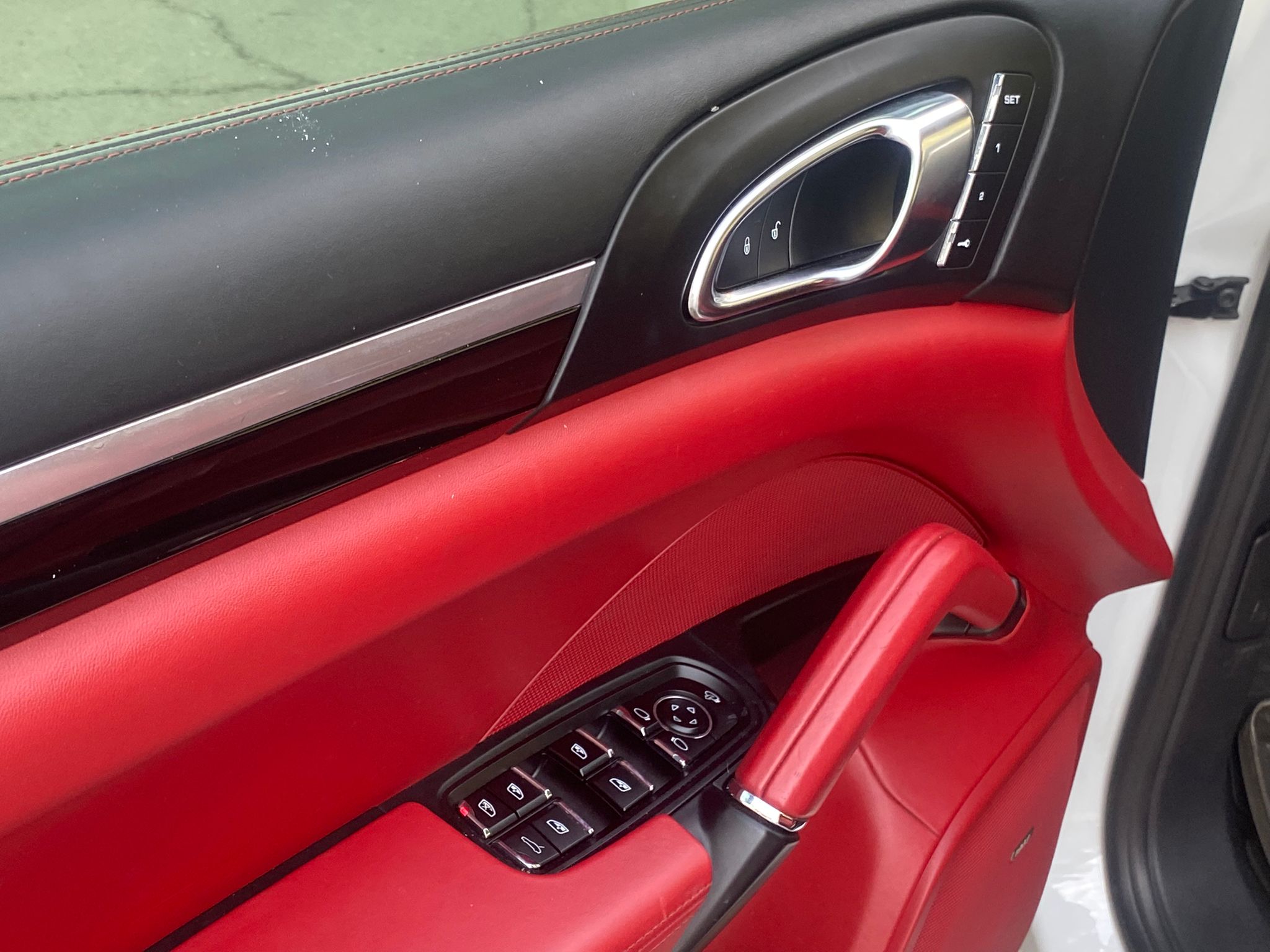 
								Porsche Cayenne V6 full									