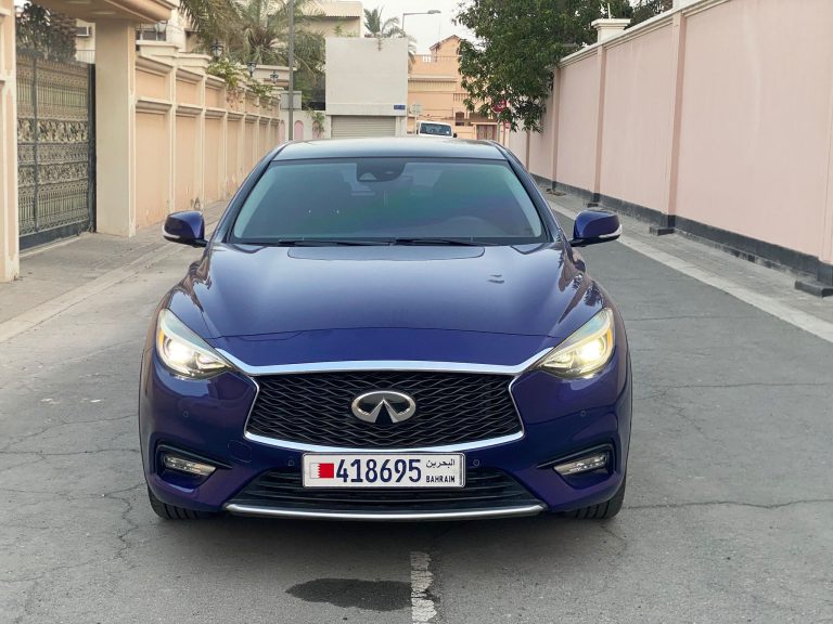 Infiniti Q30