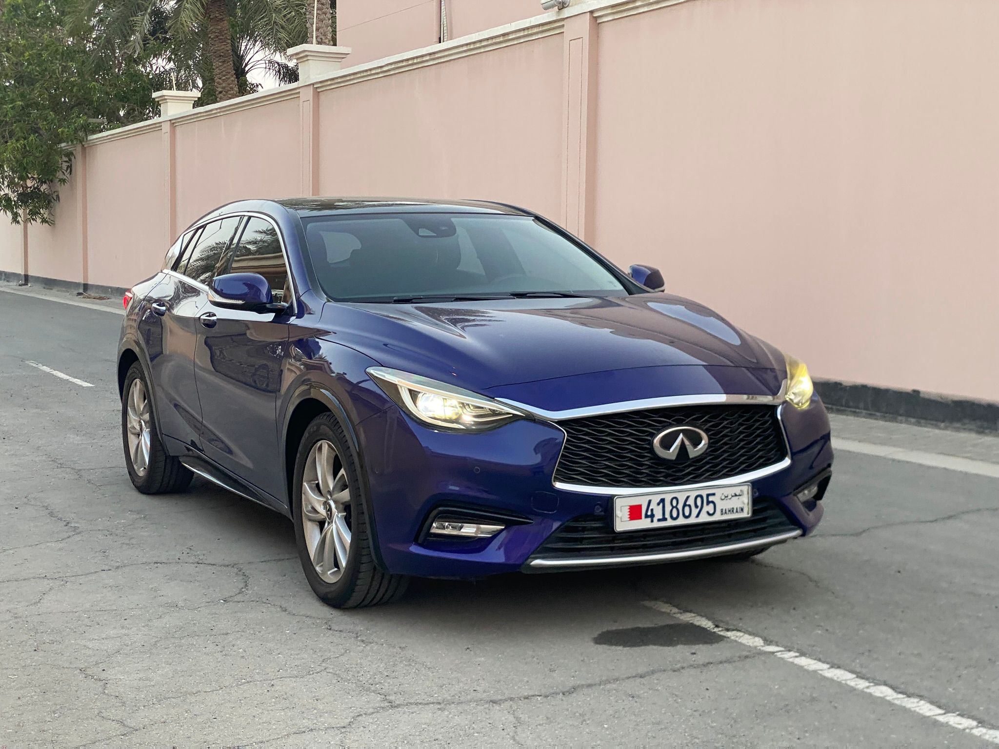 
								Infiniti Q30 full									
