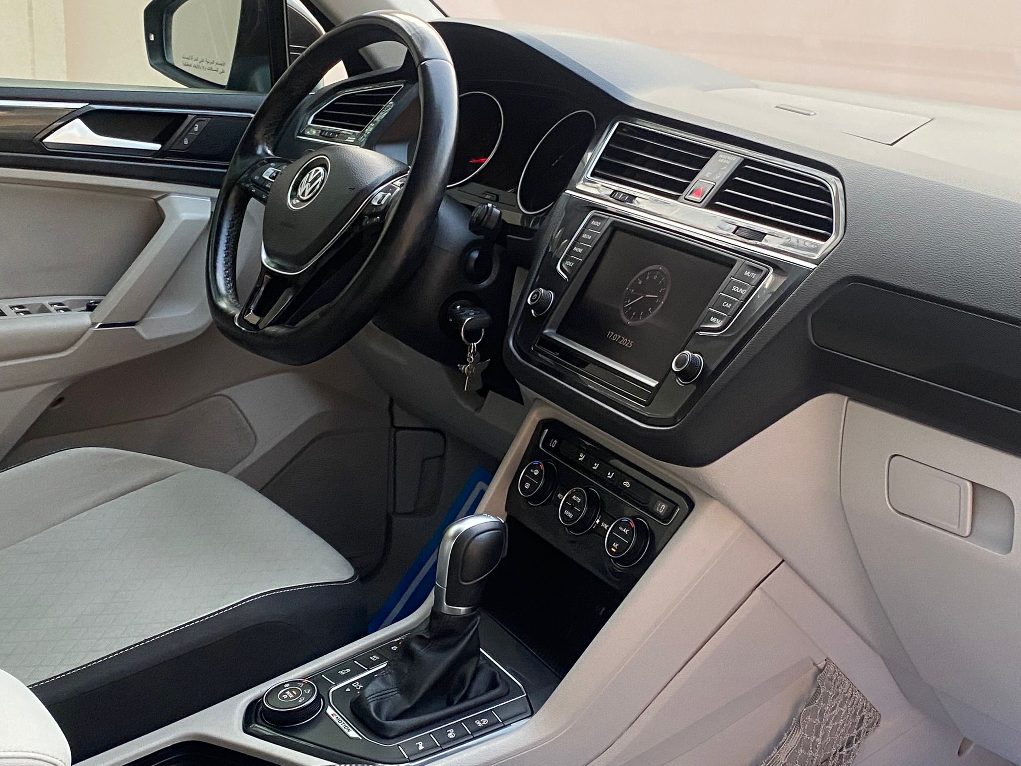 
								VOLKSWAGEN Tiguan full									