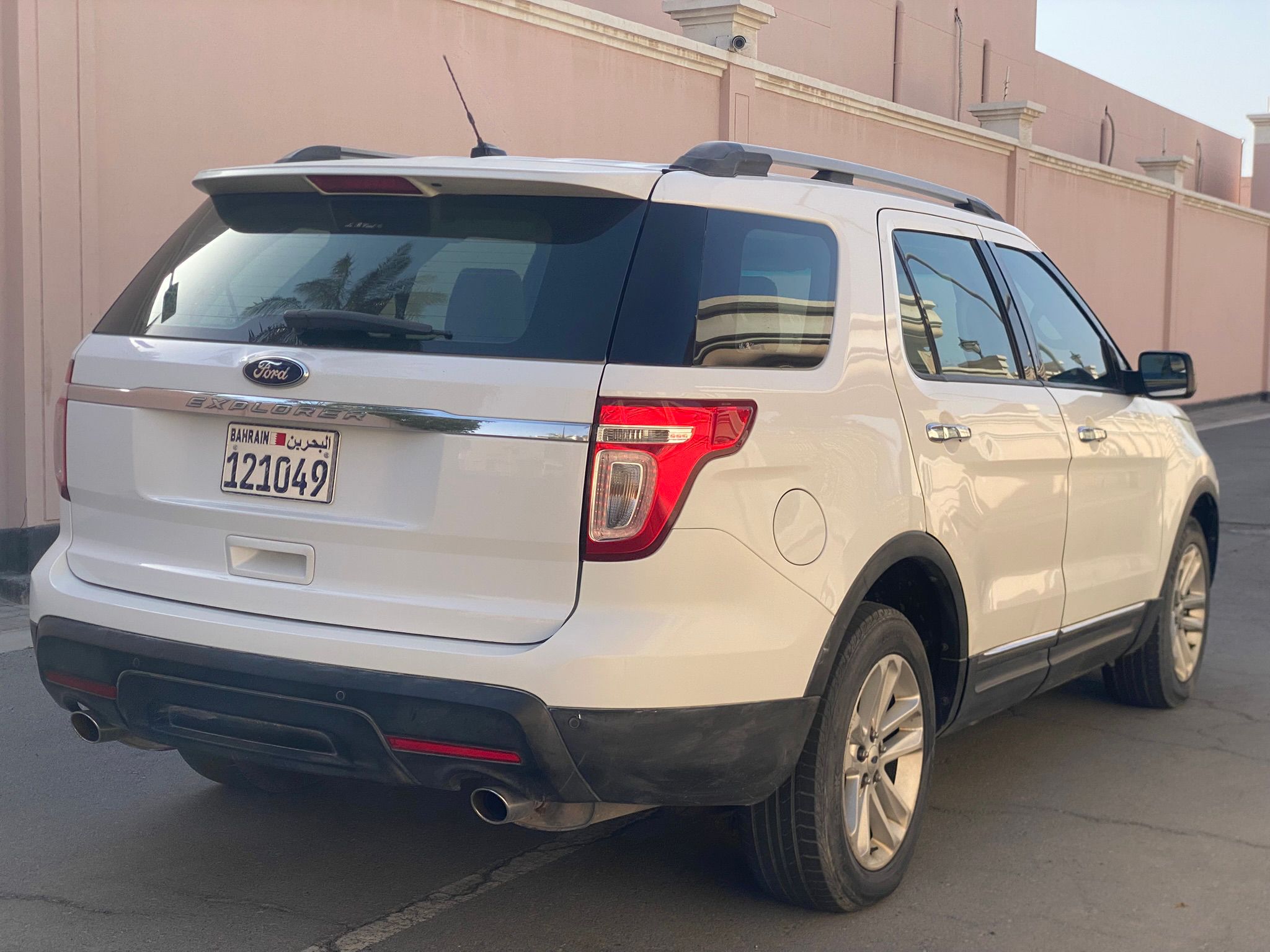 
								Ford explorer full									
