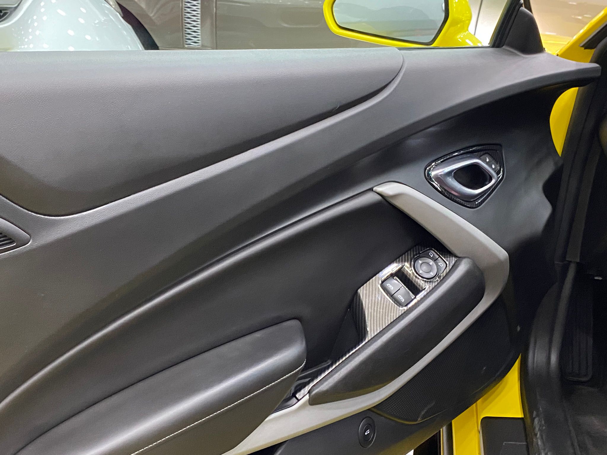 
								Chevrolet Camaro 2SS full									