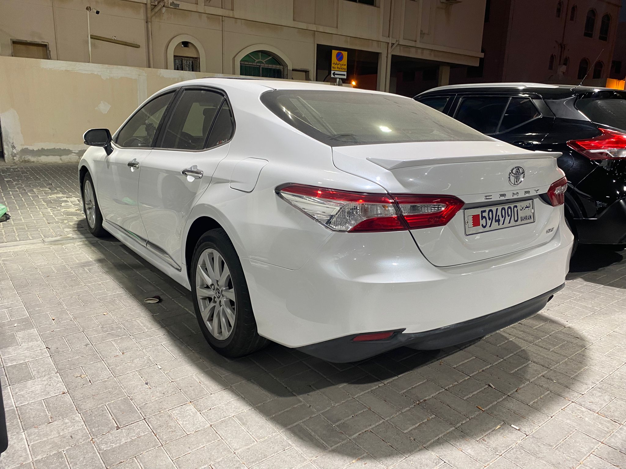 
								Toyota Camry GLE full									