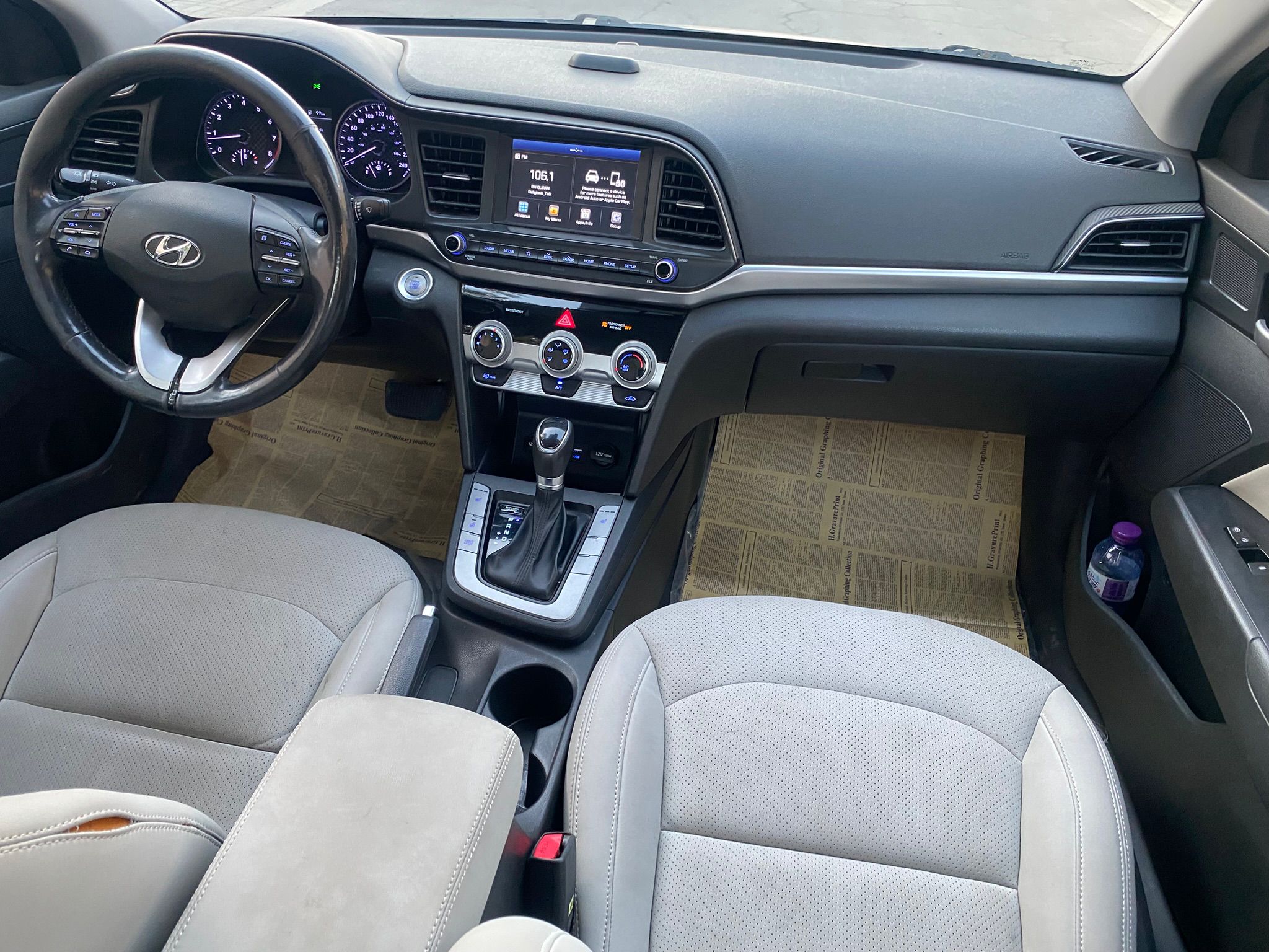 
								Hyundai Elantra 2.0 full									