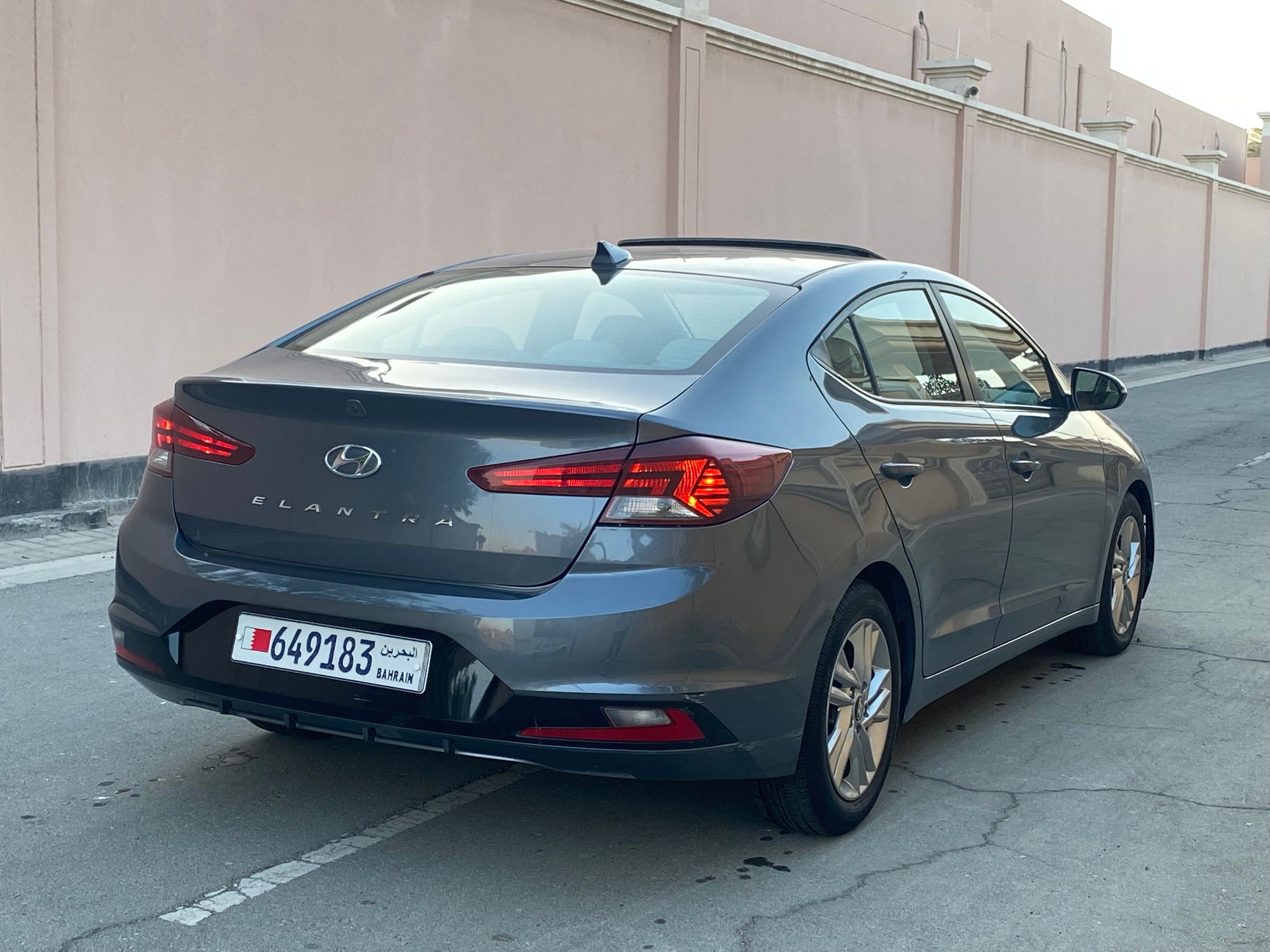 
								Hyundai Elantra 2.0 full									