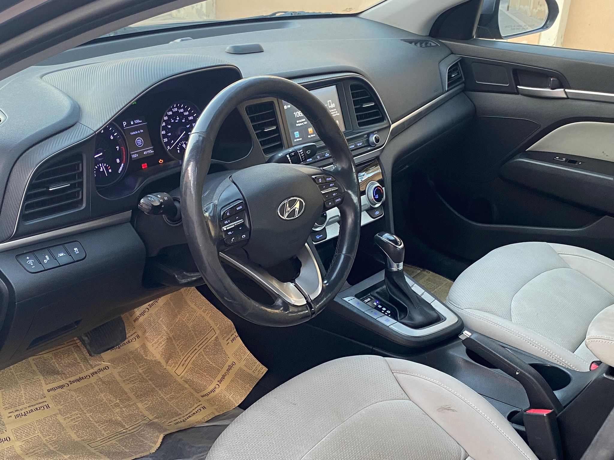 
								Hyundai Elantra 2.0 full									