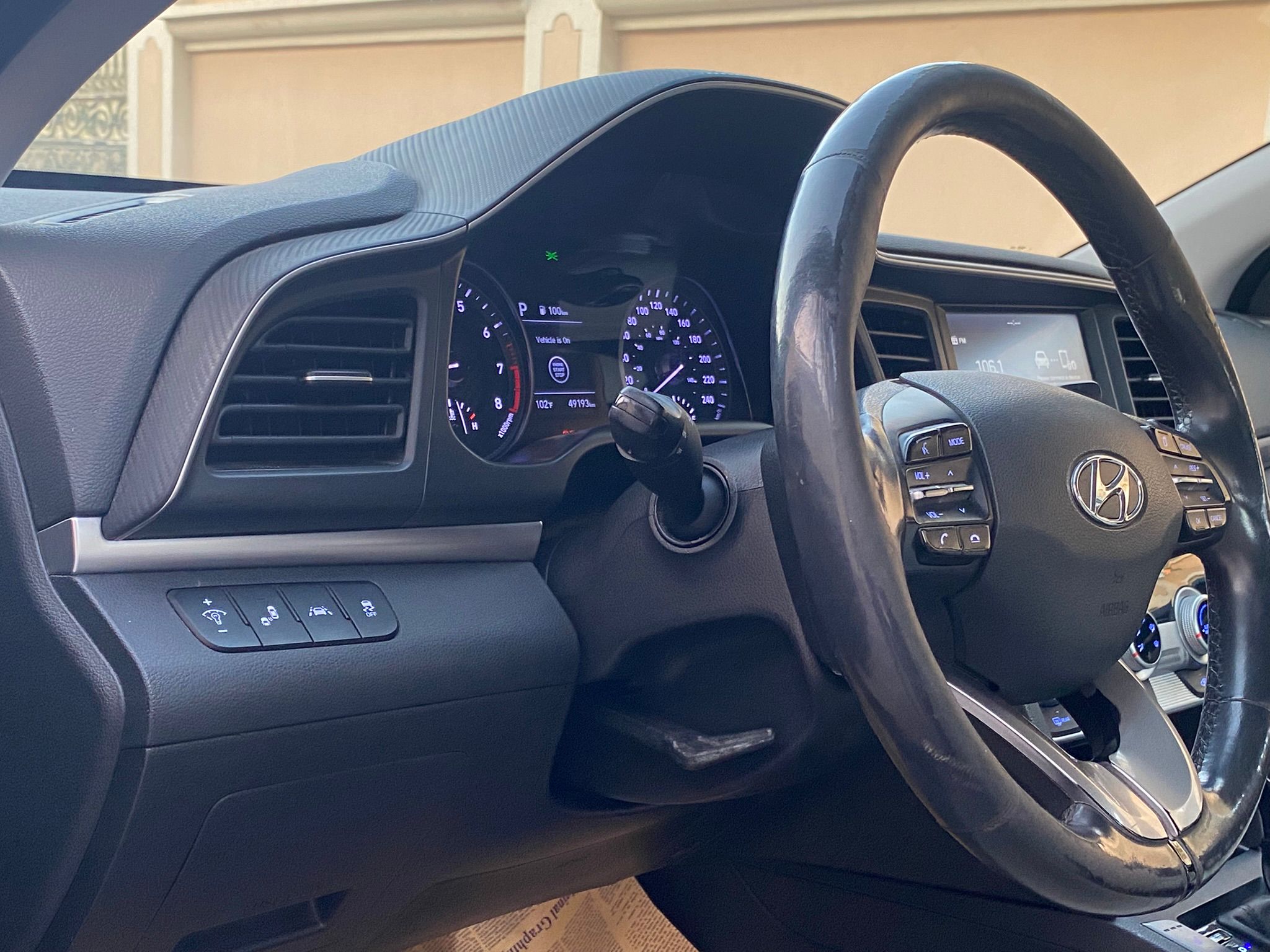 
								Hyundai Elantra 2.0 full									