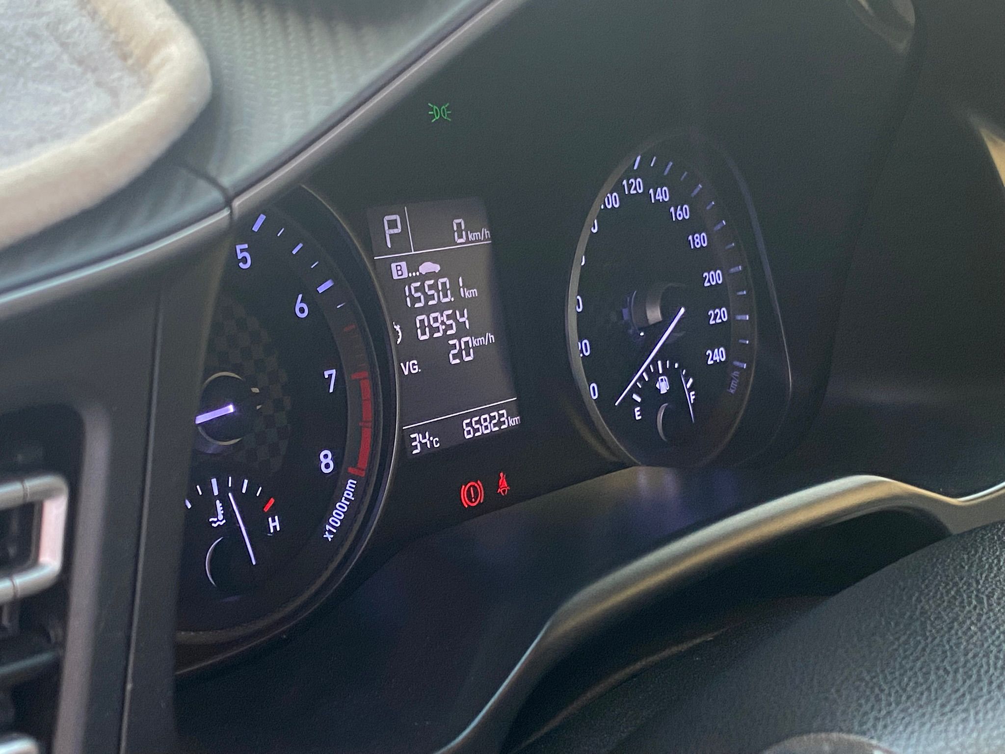 
								Hyundai Elantra 2.0 full									