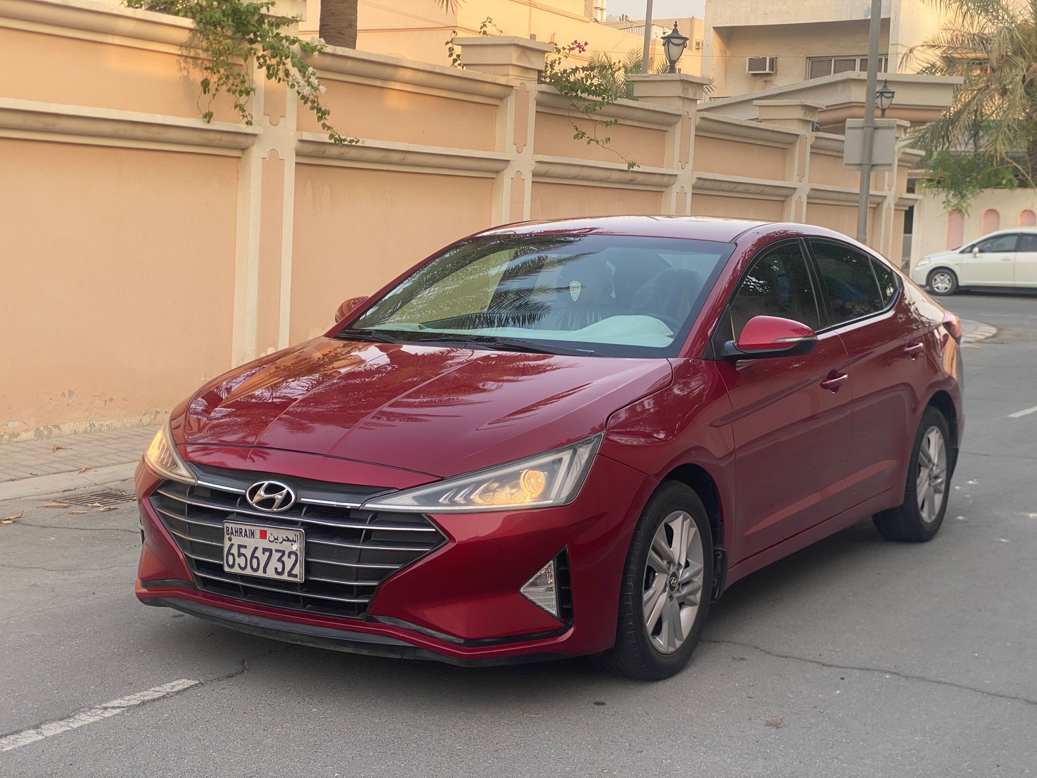 
								Hyundai Elantra 2.0 full									