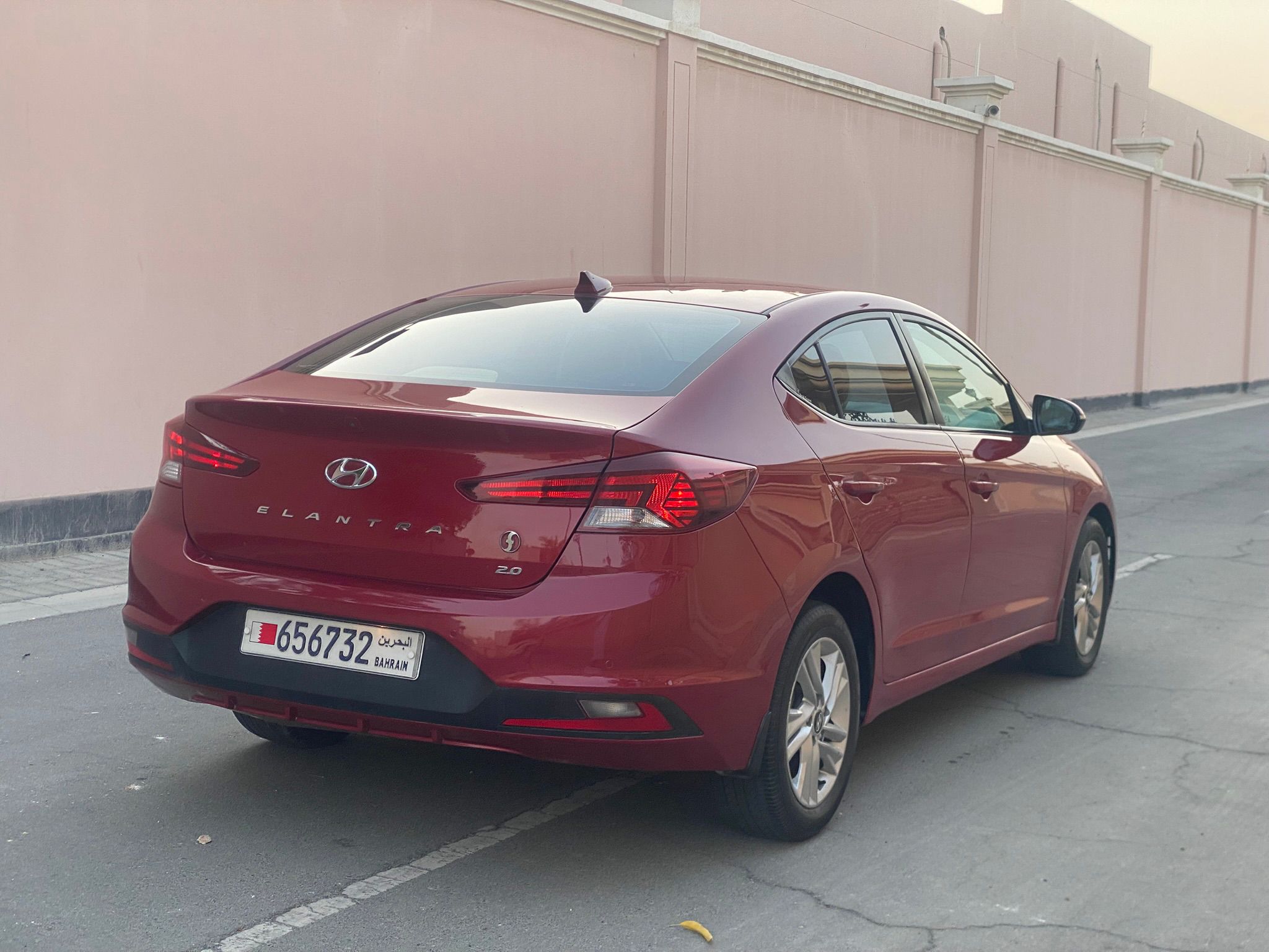 
								Hyundai Elantra 2.0 full									