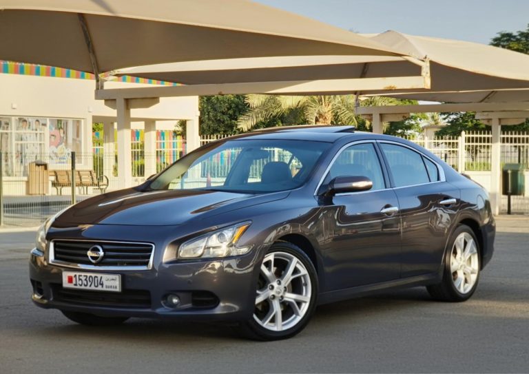 NISSAN Maxima