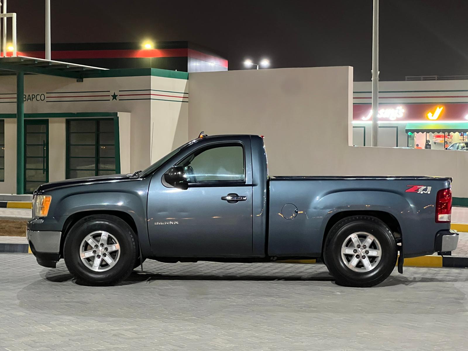 
								GMC SIERRA V6 full									