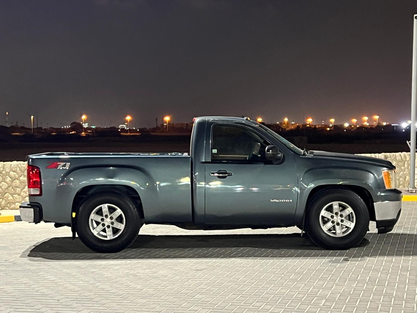 
								GMC SIERRA V6 full									