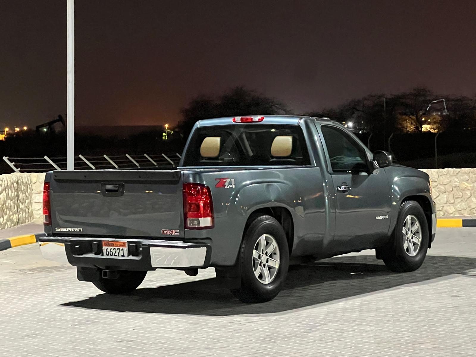 
								GMC SIERRA V6 full									