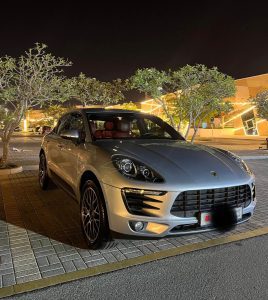 PORSCHE MACAN