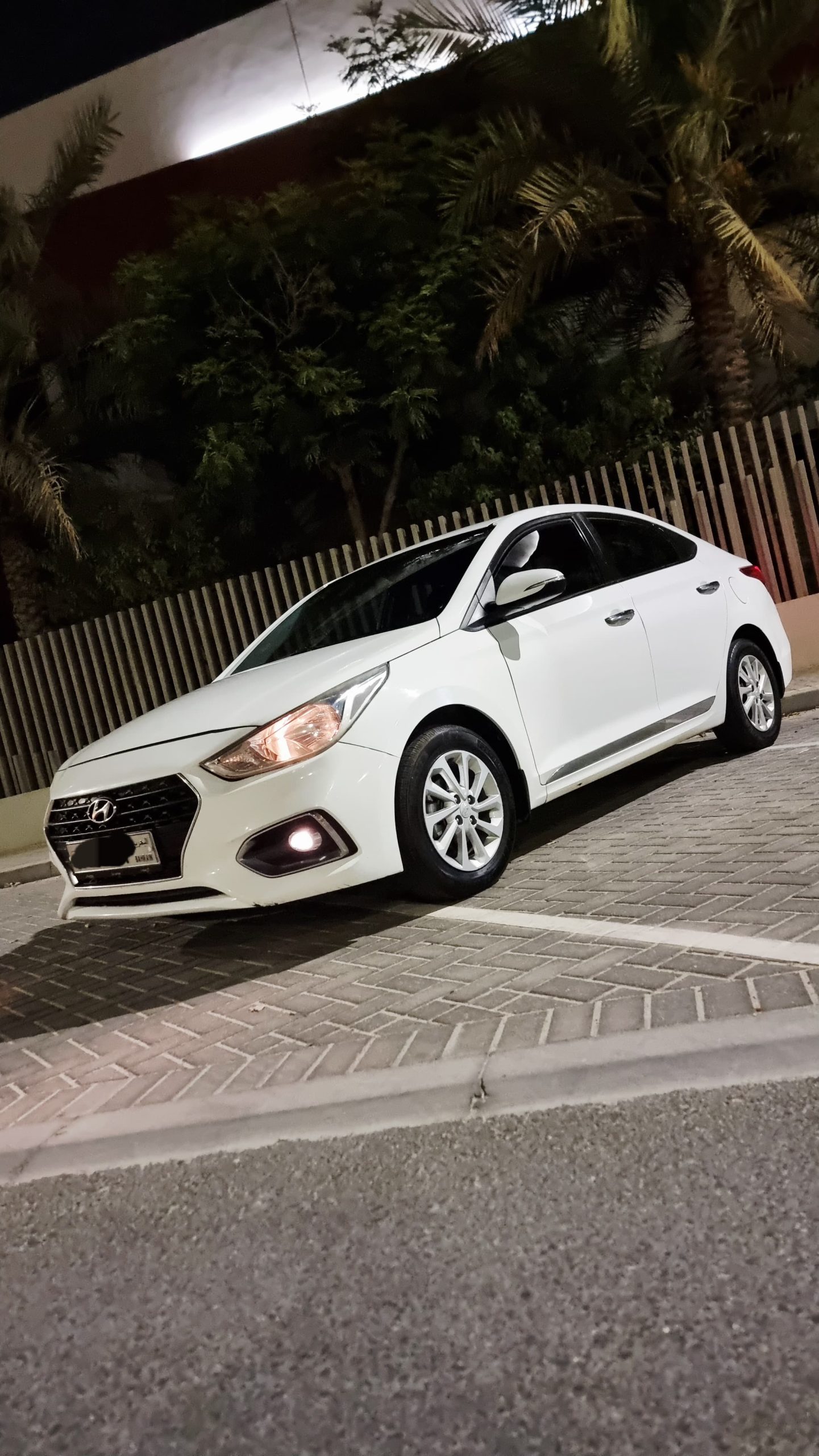 
								HYUNDAI ACCENT full									