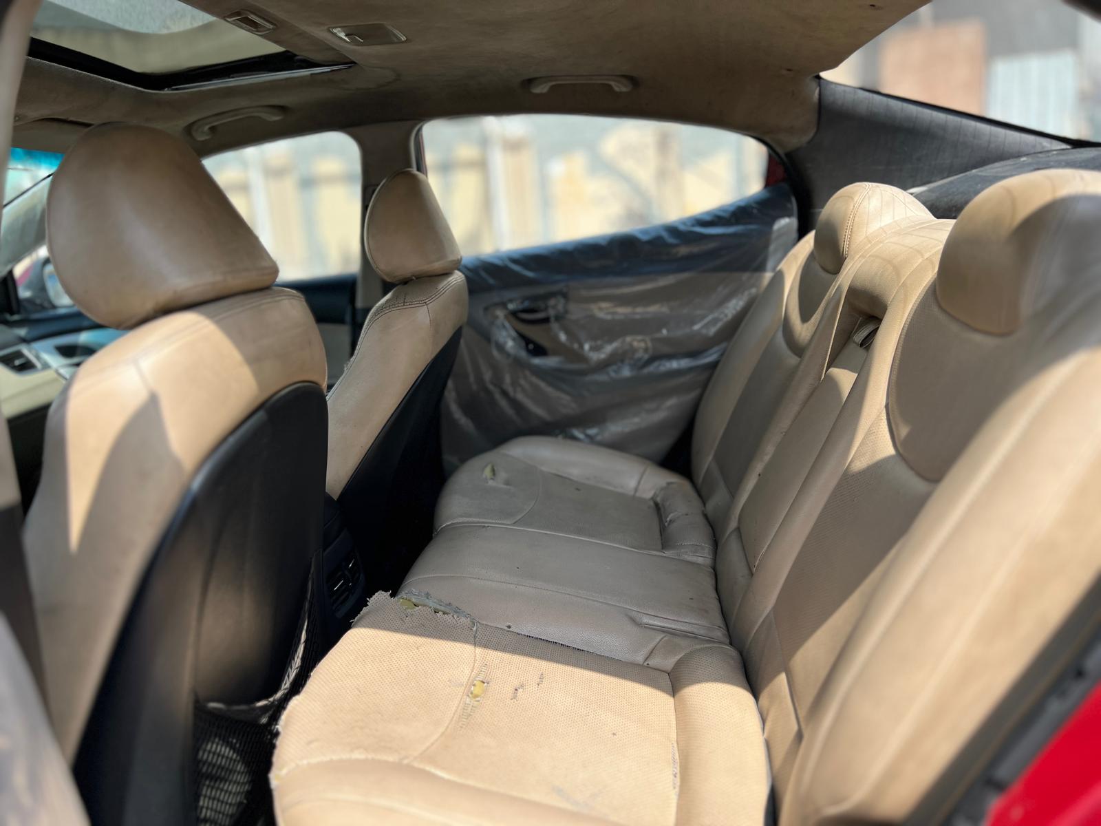 
								HYUNDAI ELANTRA full									