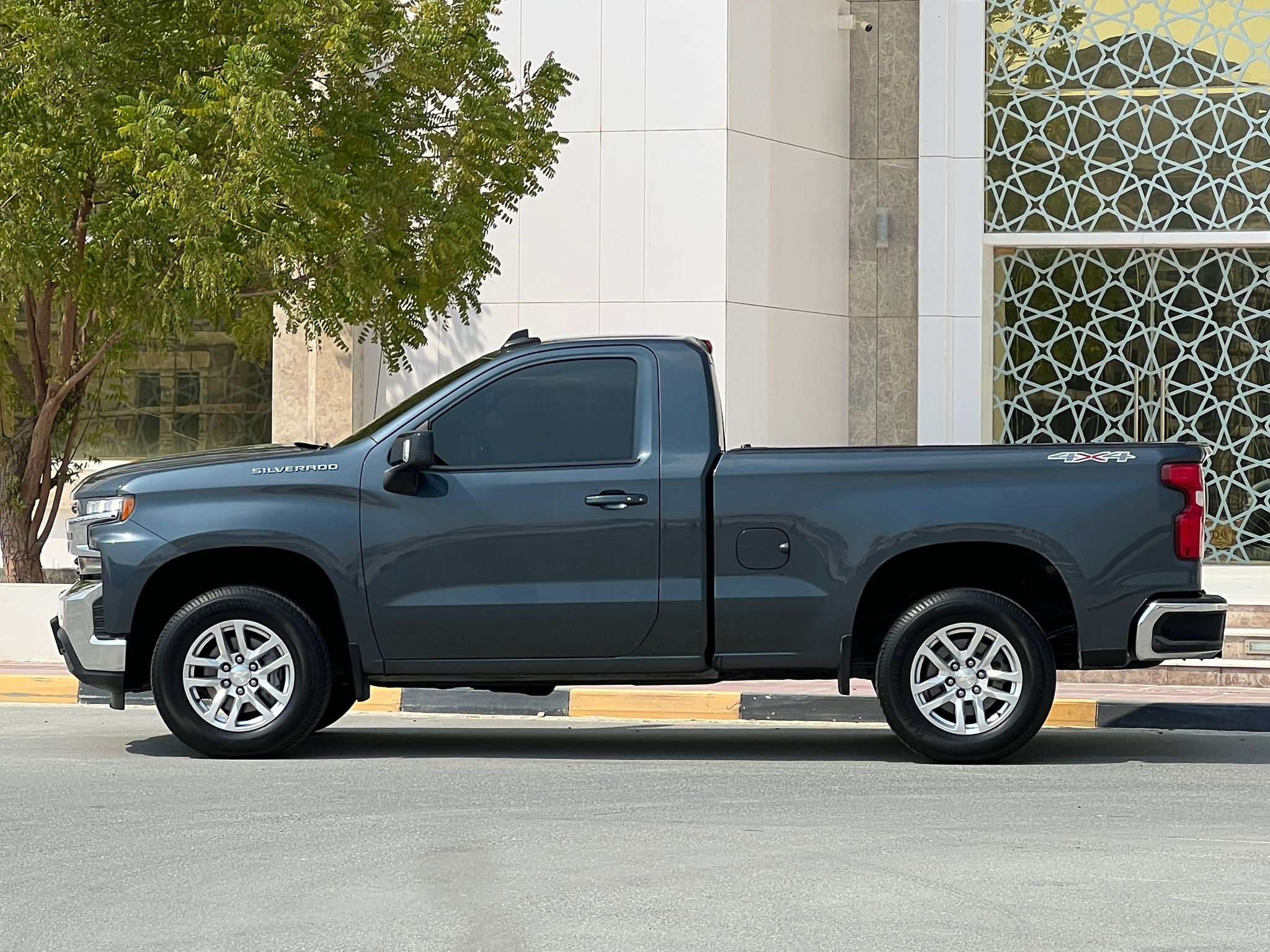 
								CHEVROLET SILVERADO 4×4 full									