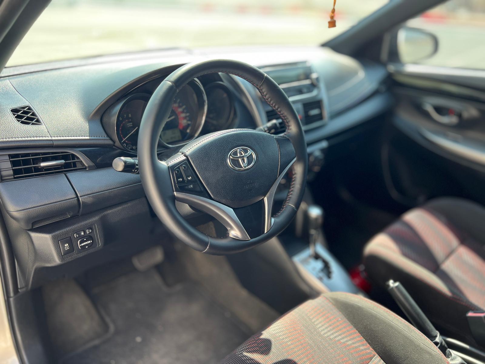 
								TOYOTA YARIS 1.5s full									