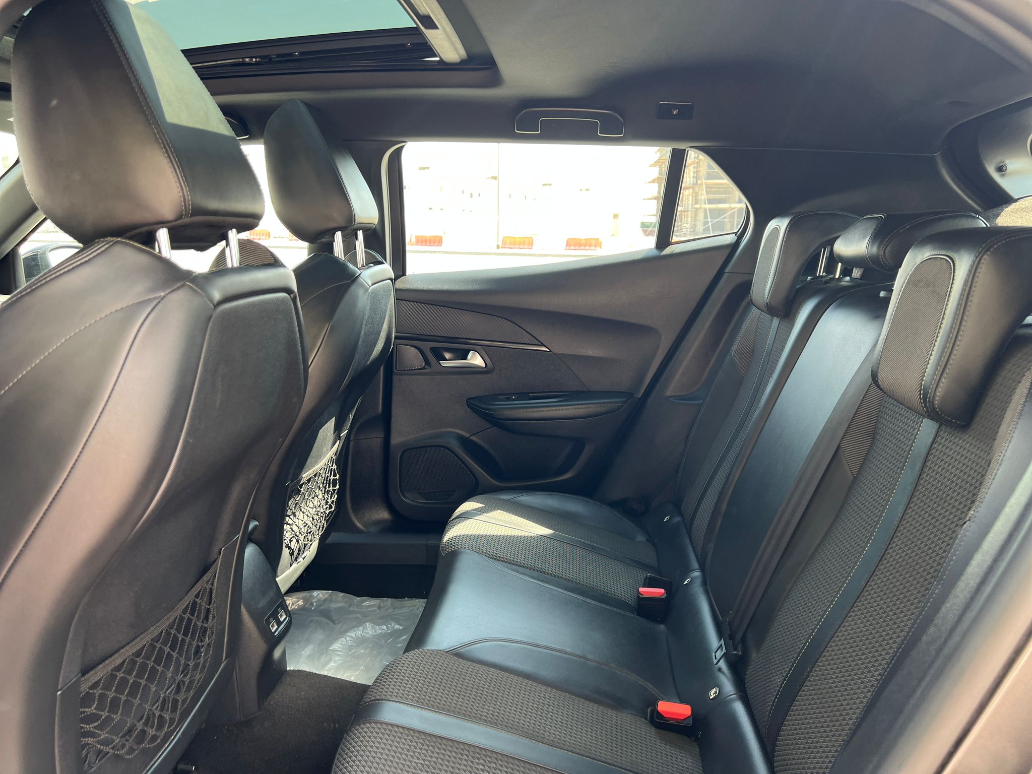 
								PEUGEOT 2008 GT full									