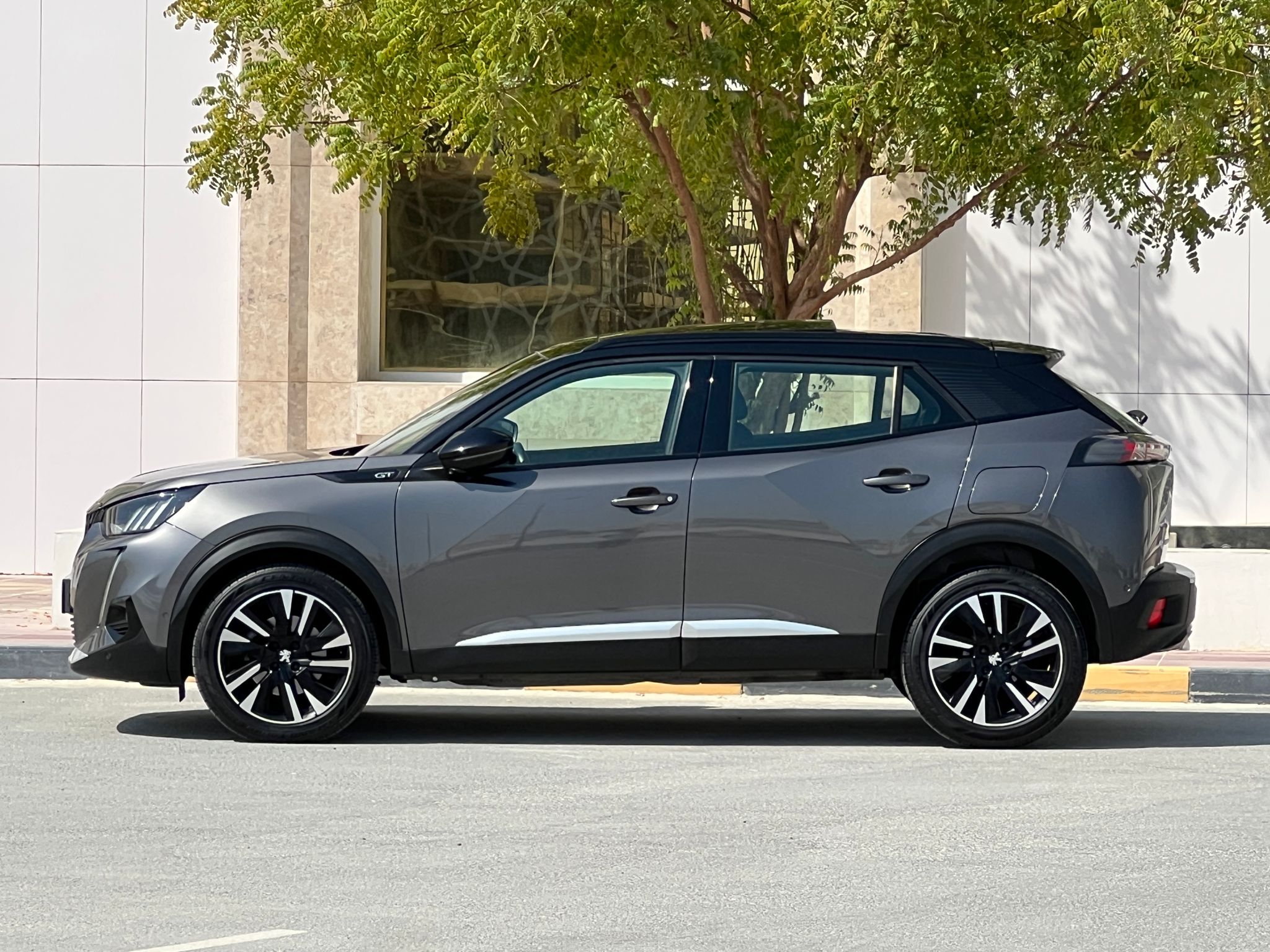 
								PEUGEOT 2008 GT full									