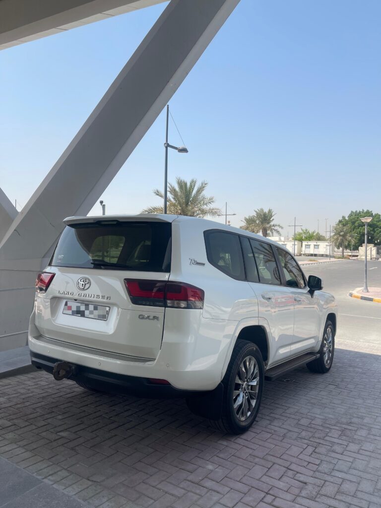 LAND CRUISER GXR-V6