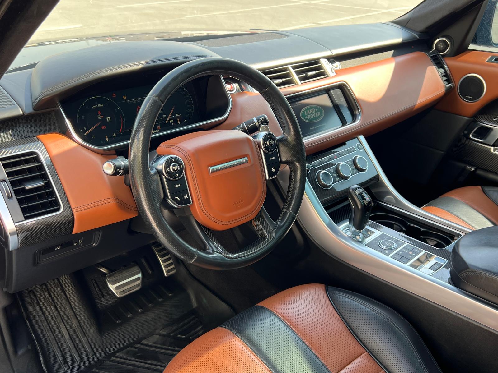 
								RANGE ROVER SPORT SVR full									