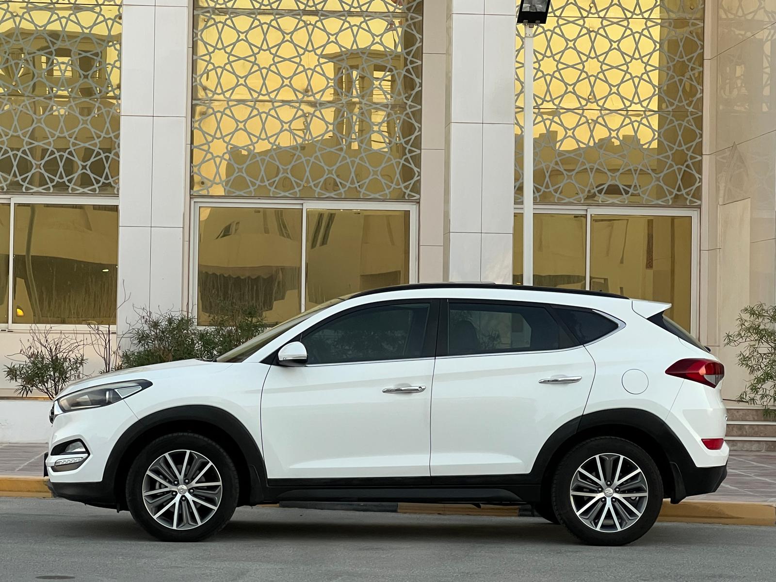 
								HYUNDAI TUCSON full									