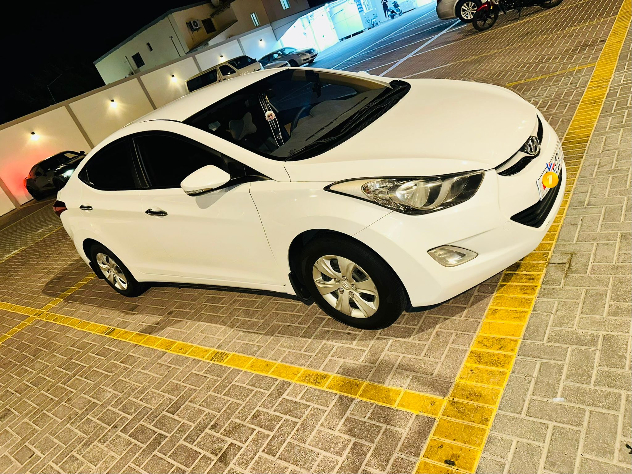 
								HYUNDAI ELANTRA full									