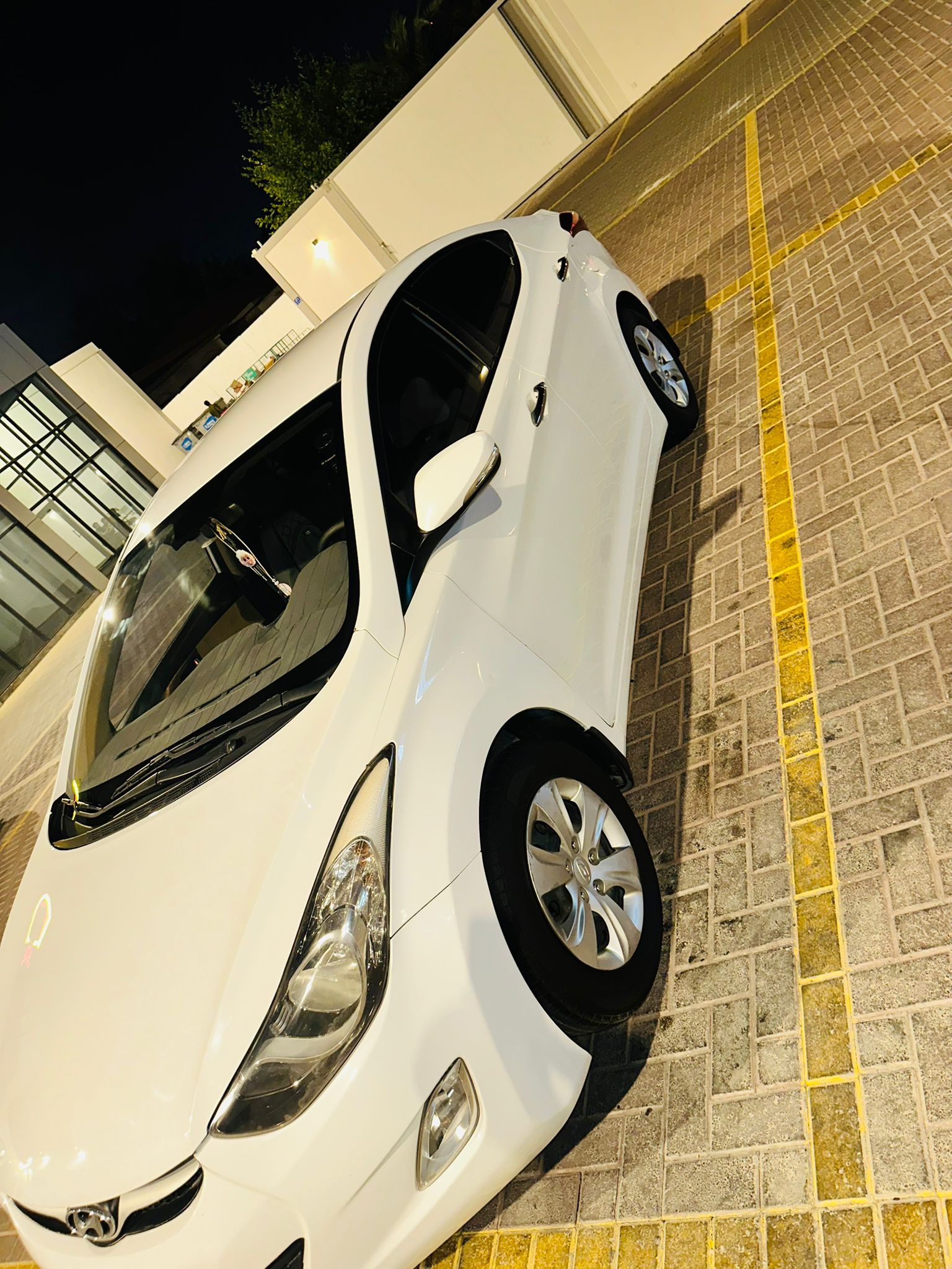 
								HYUNDAI ELANTRA full									